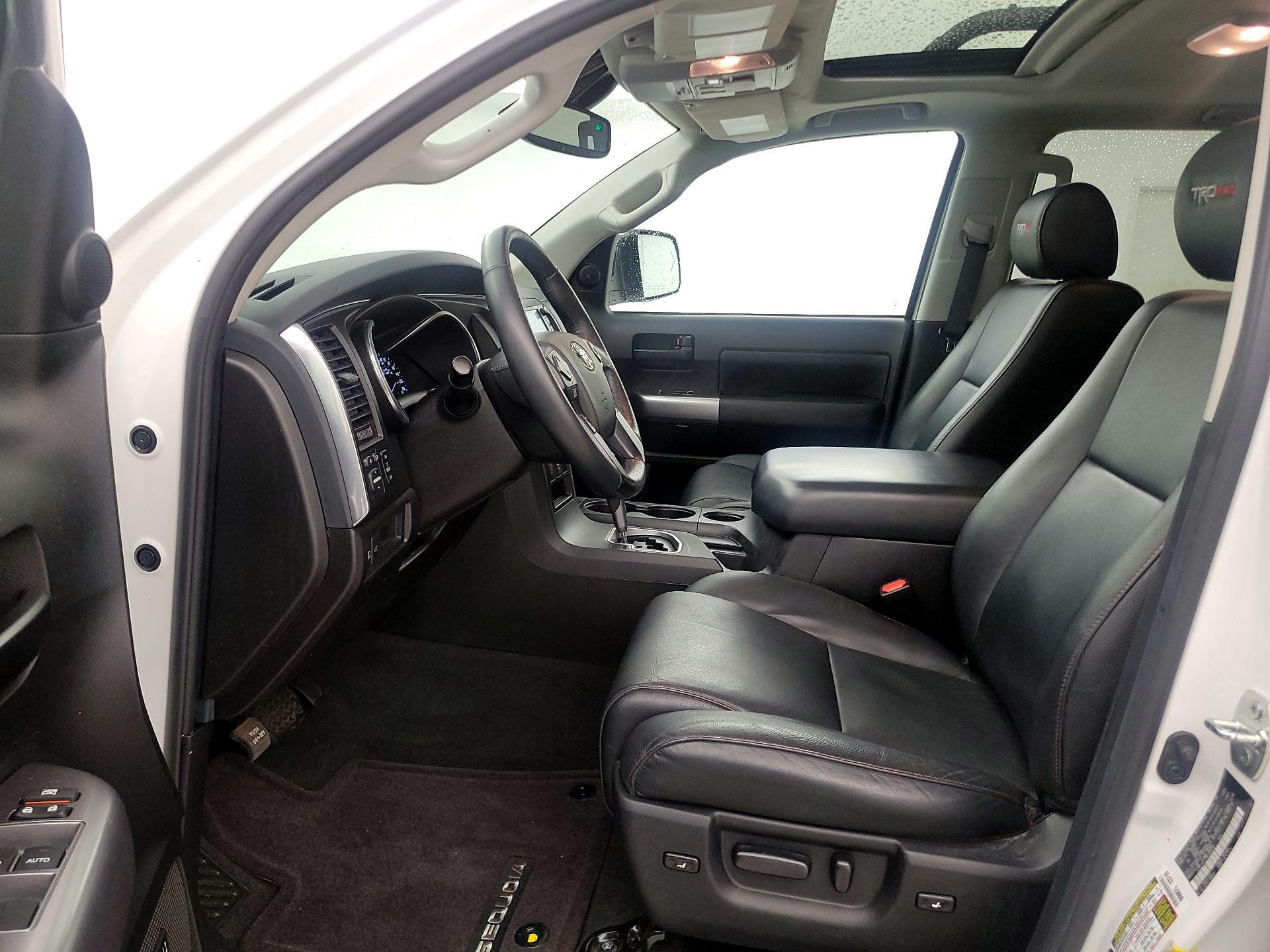 Thumbnail: 2022 Toyota Sequoia - 11