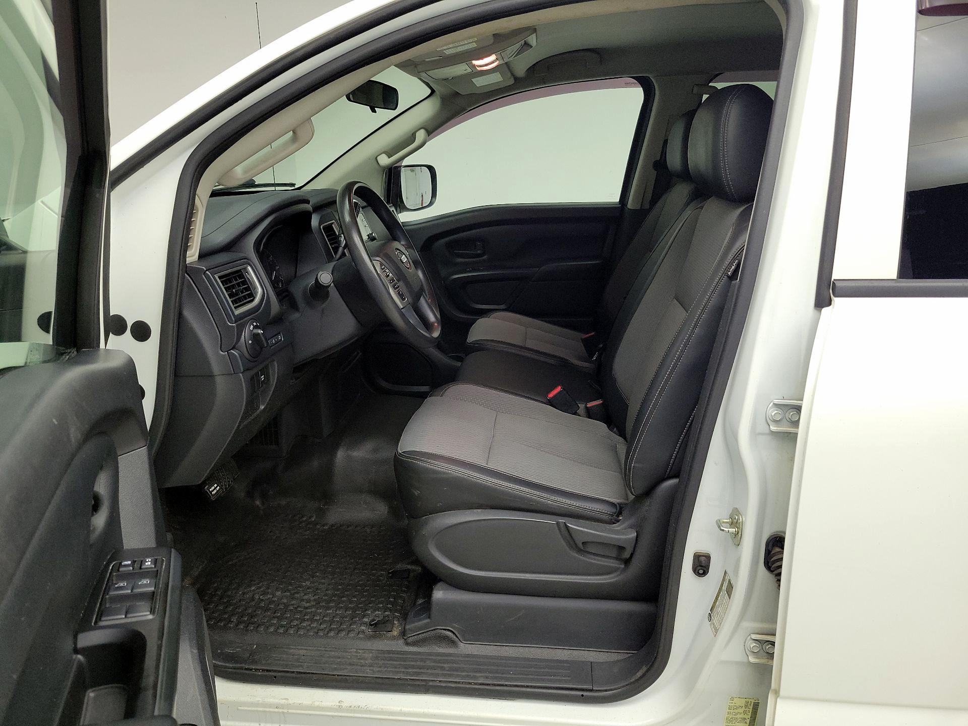 Thumbnail: 2018 Nissan Titan - 11