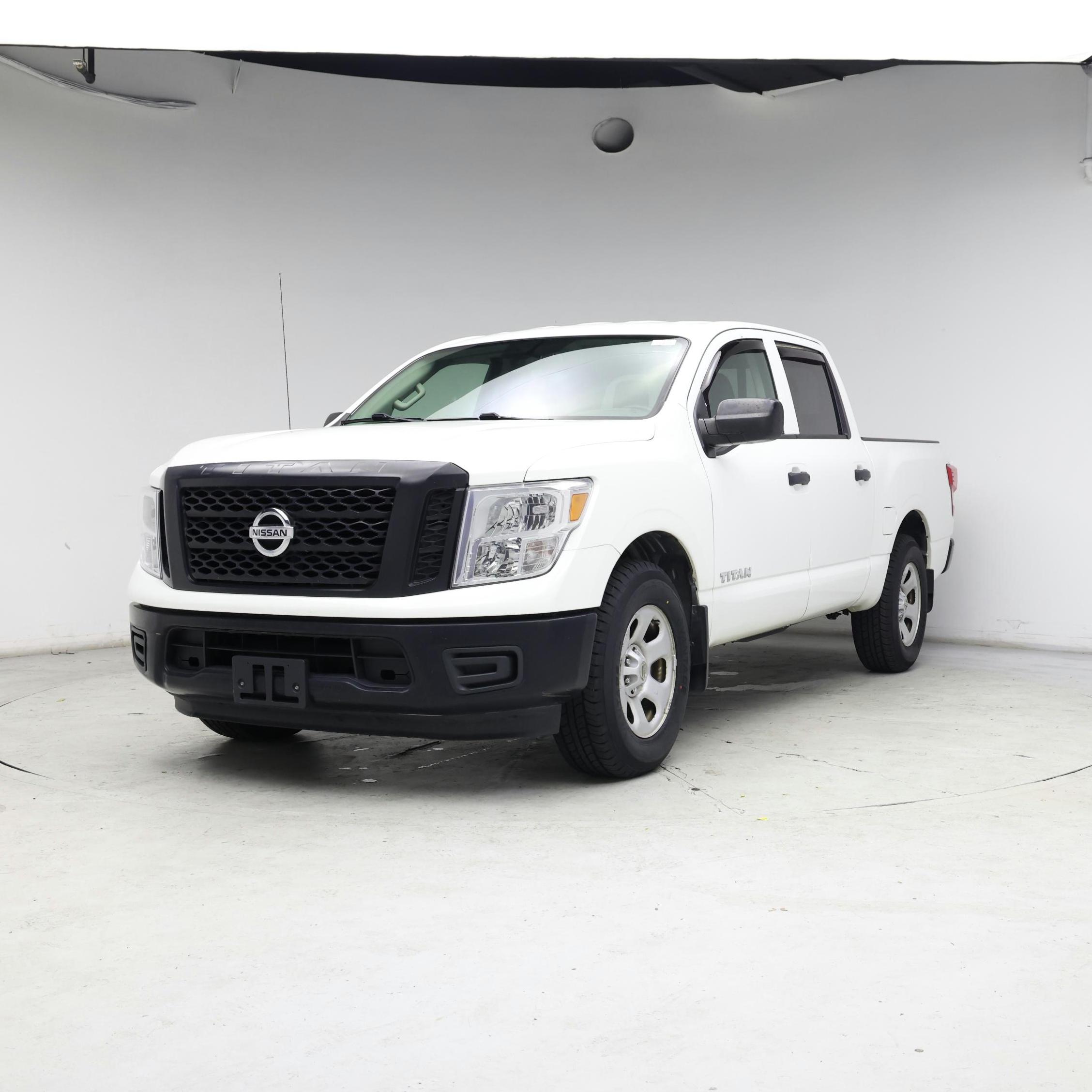 Thumbnail: 2018 Nissan Titan - 4