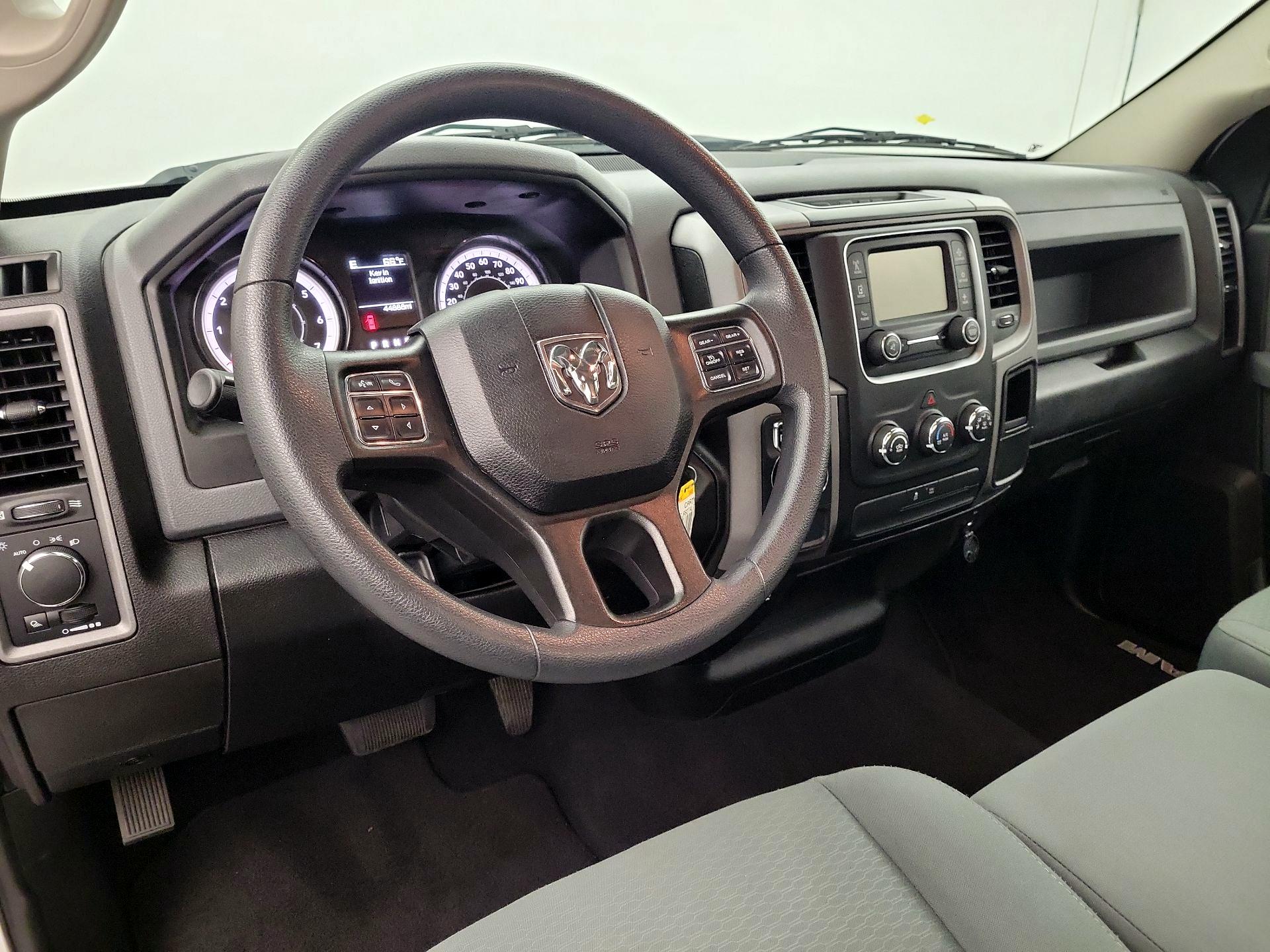Thumbnail: 2020 RAM 1500 Classic - 9