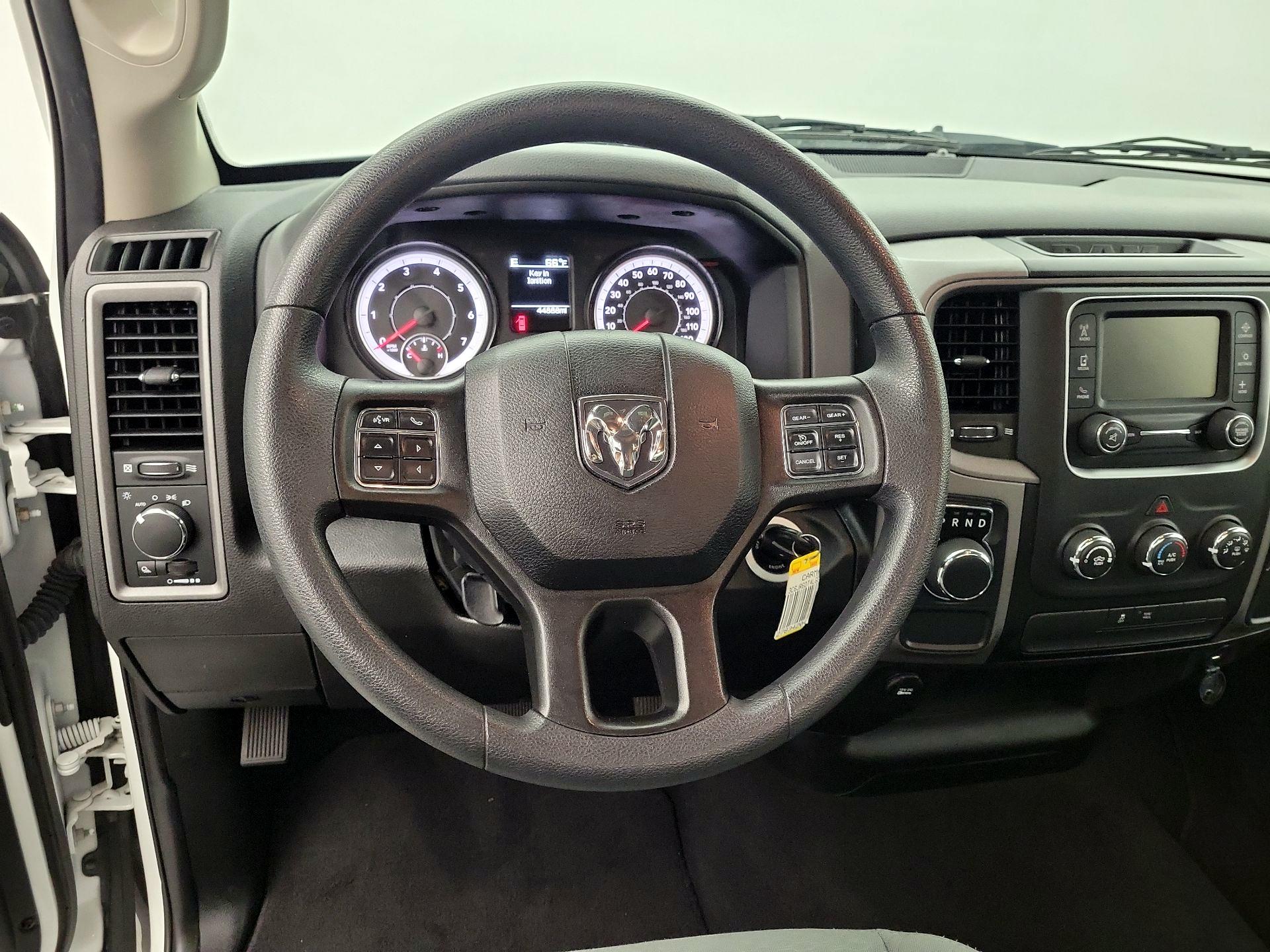 Thumbnail: 2020 RAM 1500 Classic - 10