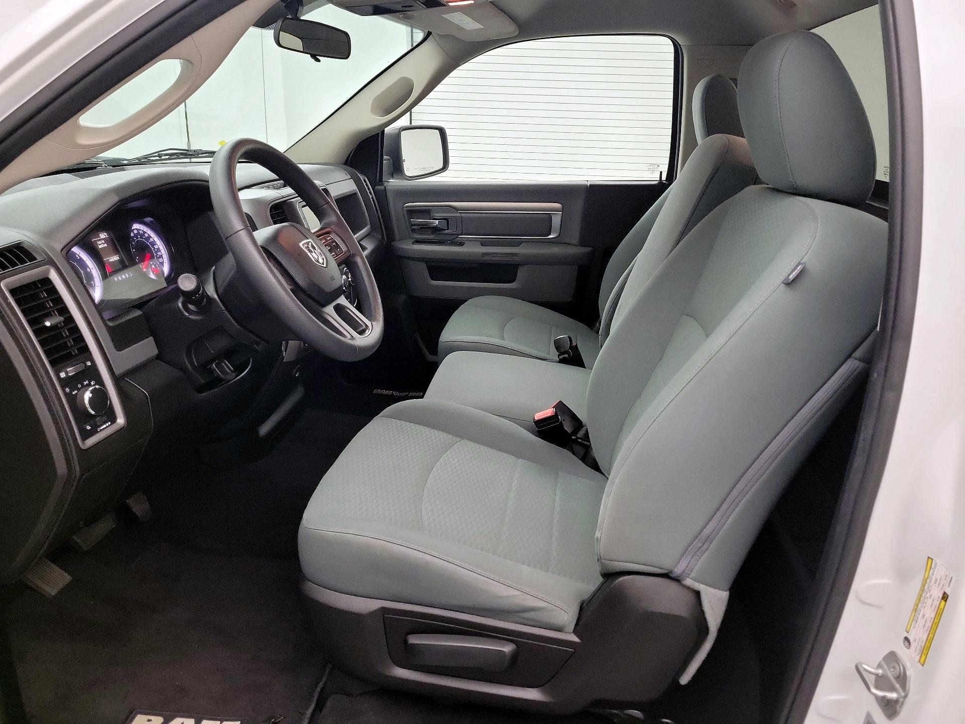 Thumbnail: 2020 RAM 1500 Classic - 11