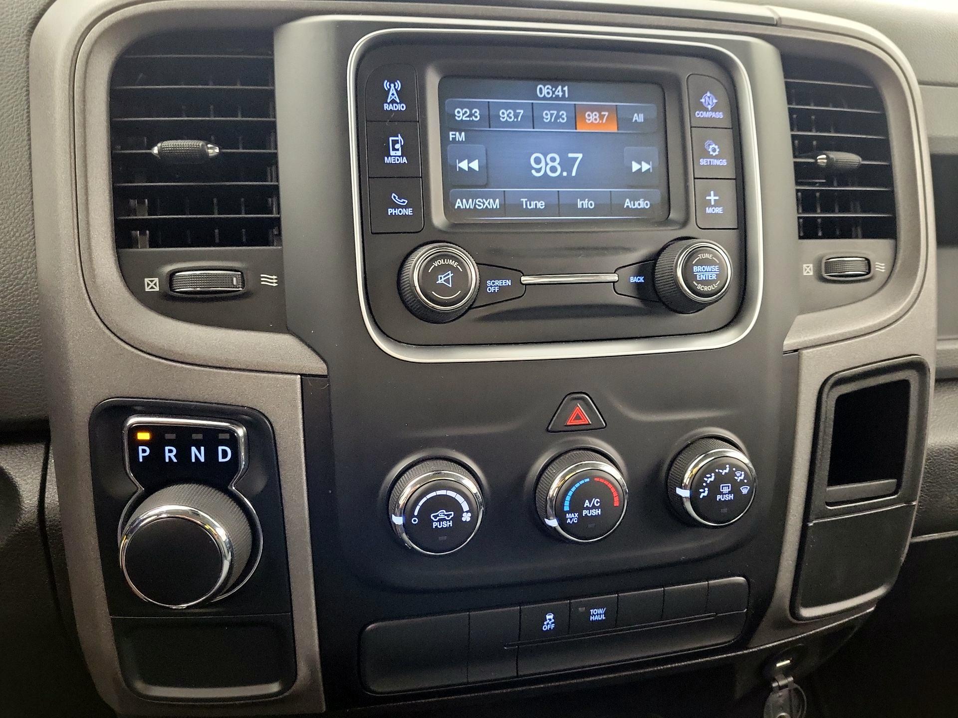 Thumbnail: 2020 RAM 1500 Classic - 15