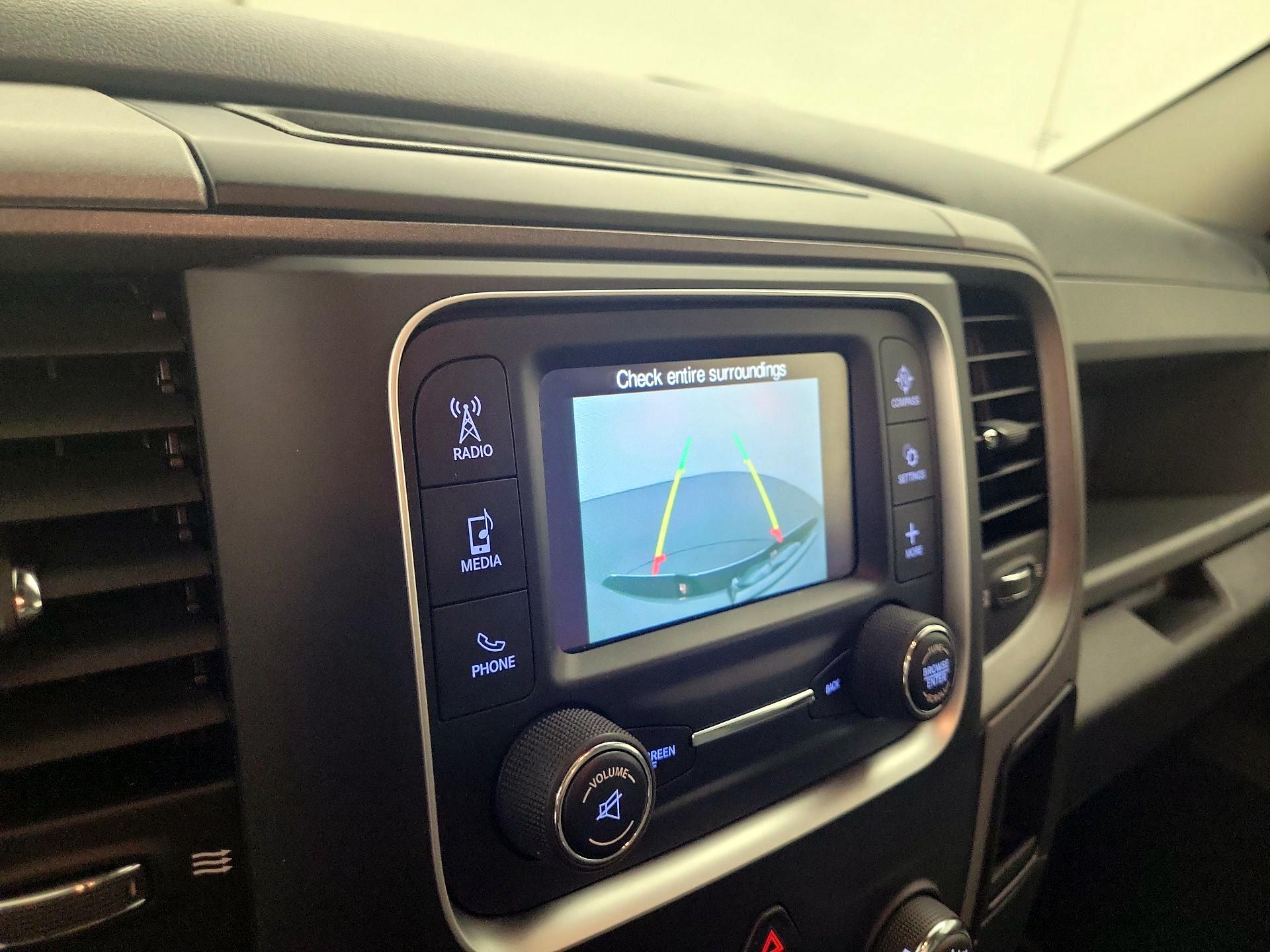 Thumbnail: 2020 RAM 1500 Classic - 14
