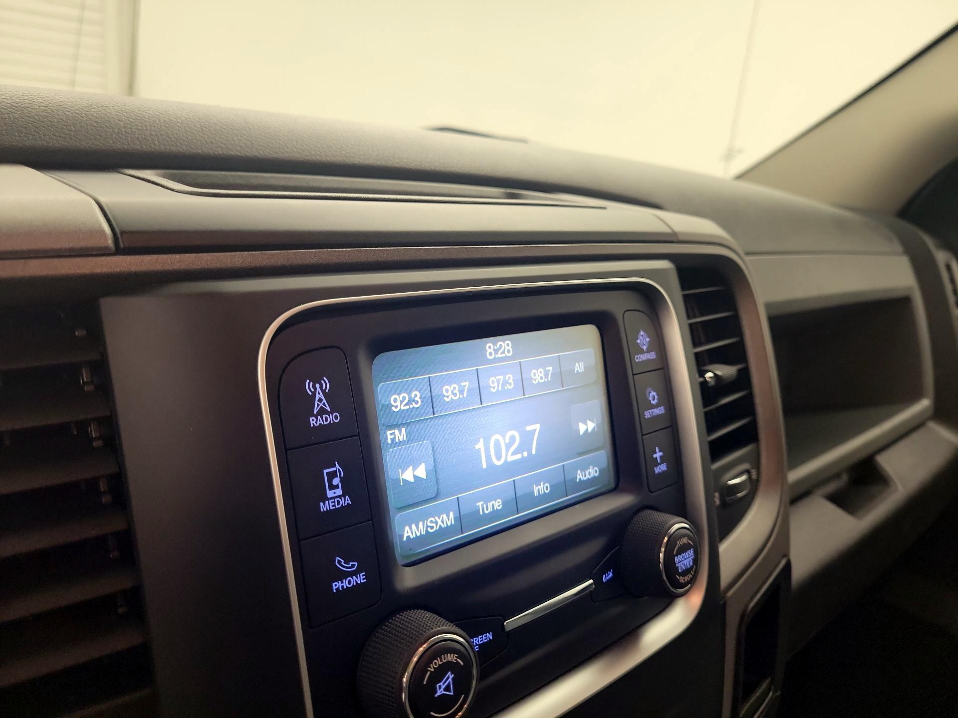 Thumbnail: 2020 RAM 1500 Classic - 15