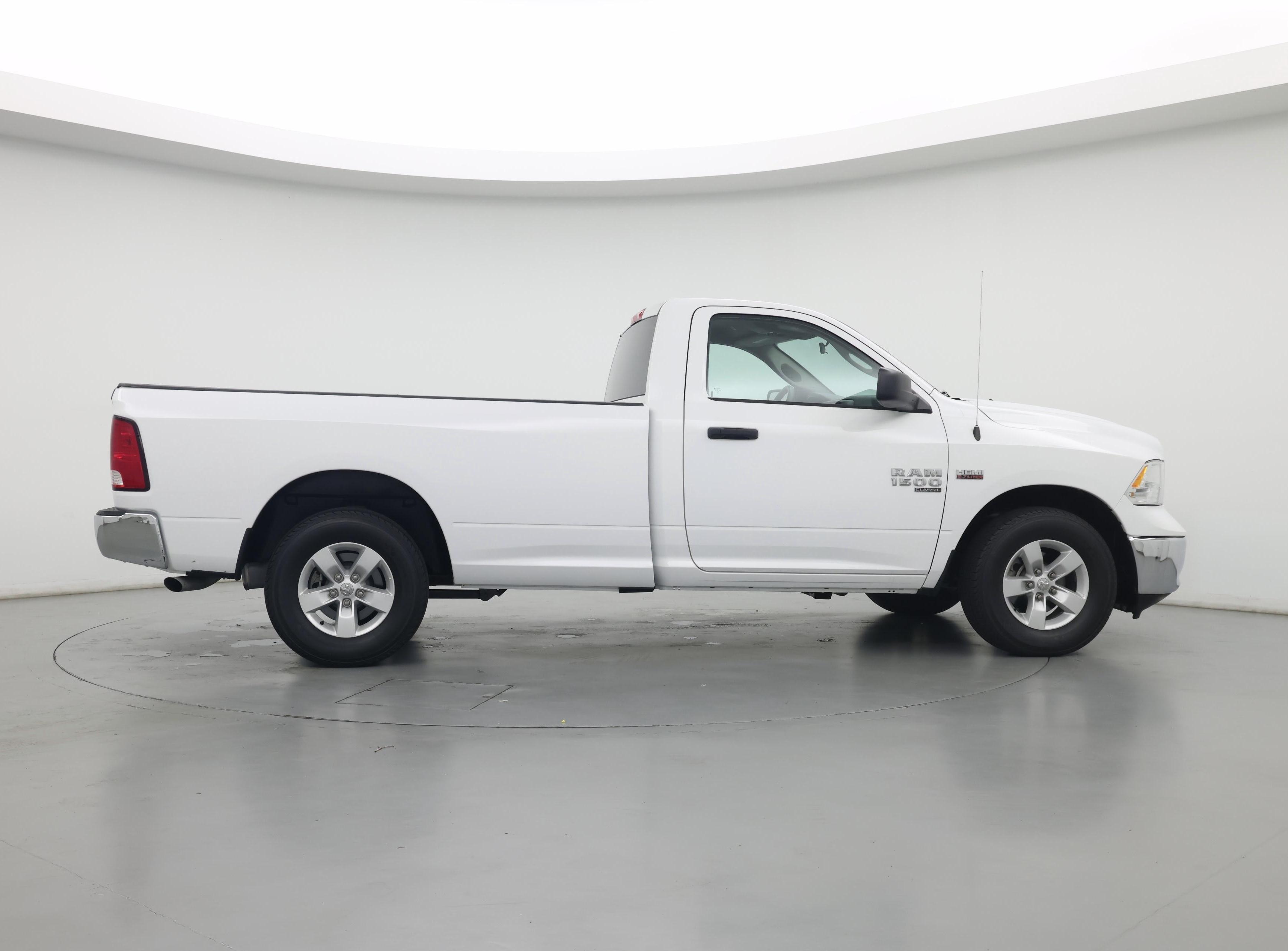 Thumbnail: 2020 RAM 1500 Classic - 7
