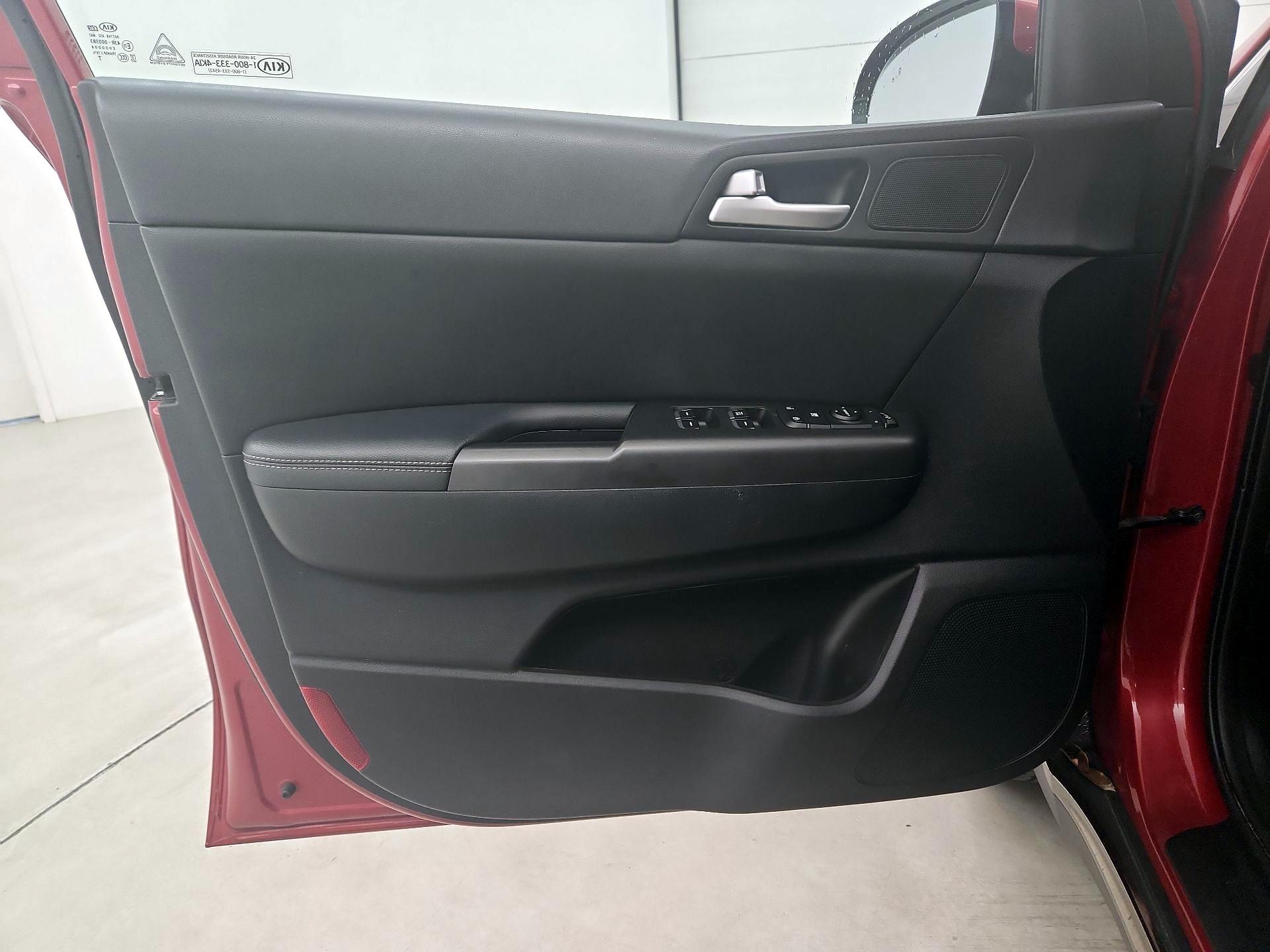 Thumbnail: 2020 Kia Sportage - 12