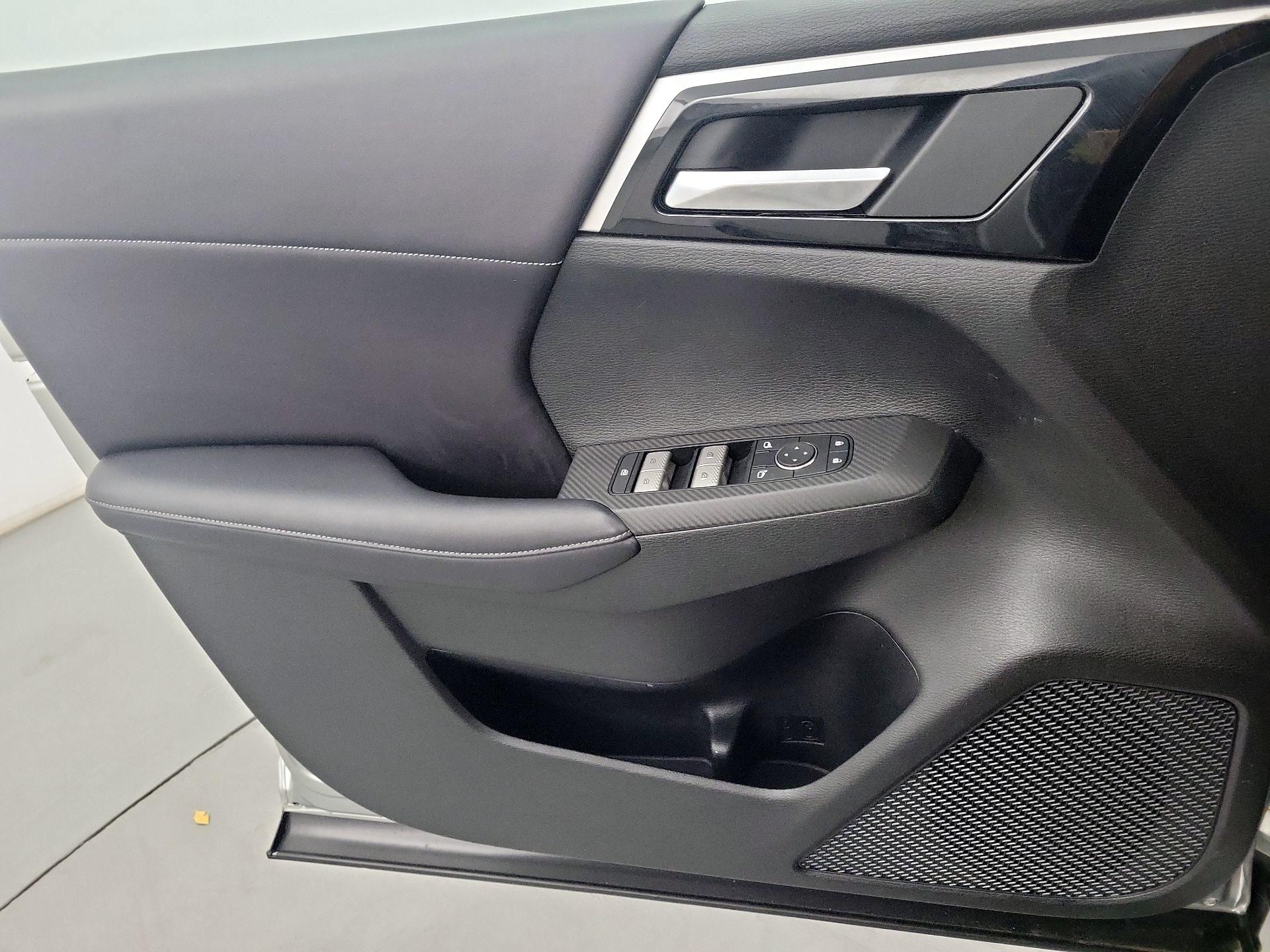 Thumbnail: 2022 Mitsubishi Outlander - 12
