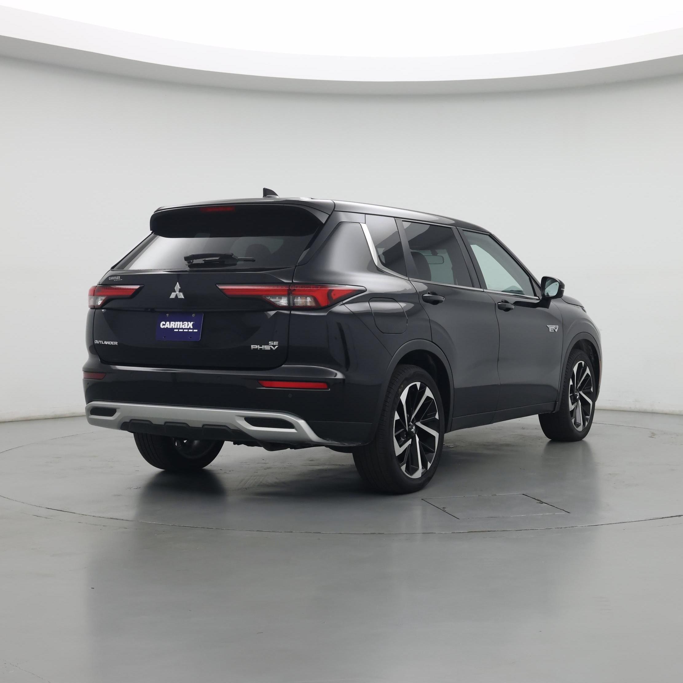 Thumbnail: 2023 Mitsubishi Outlander - 8