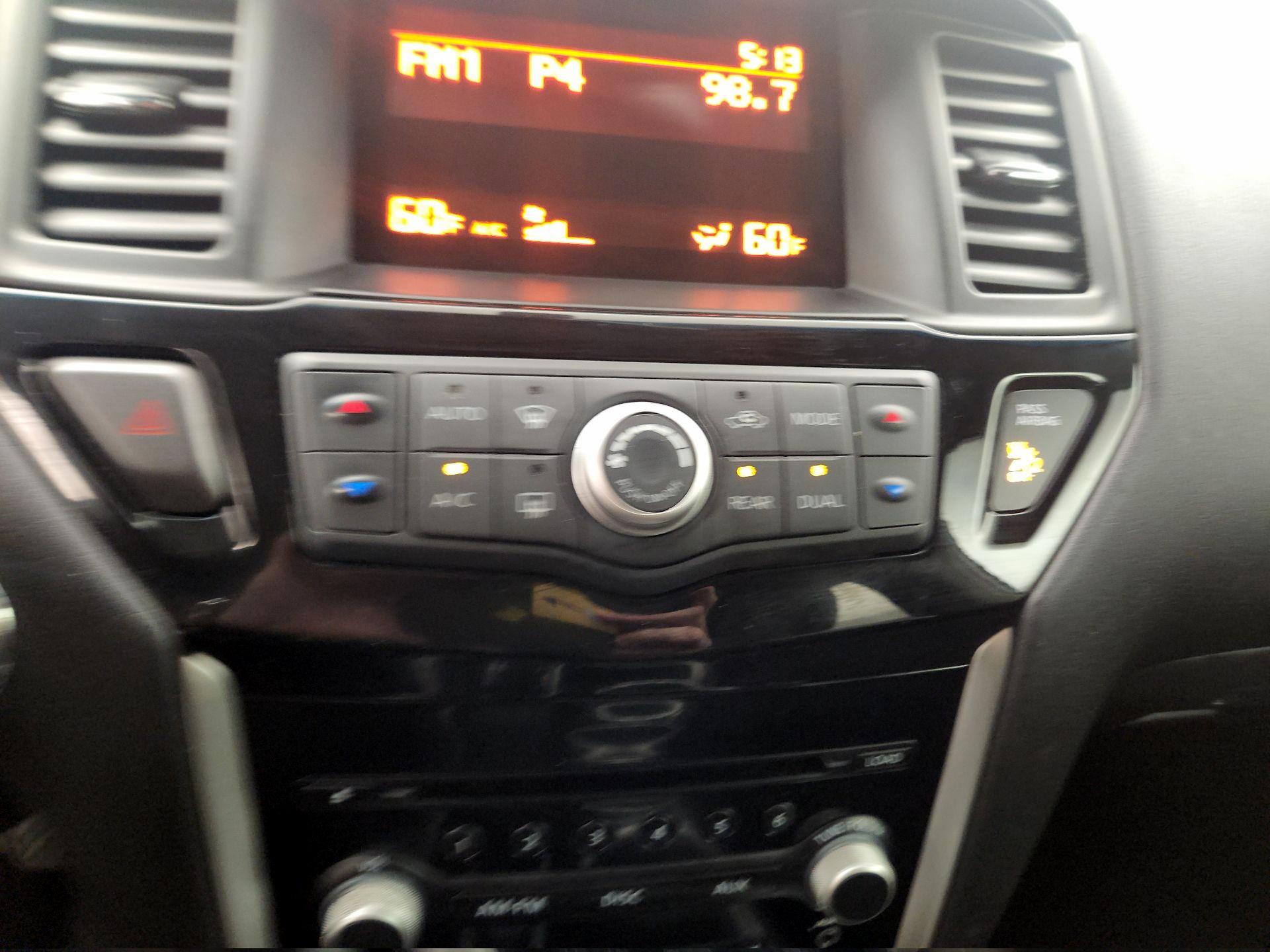 Thumbnail: 2016 Nissan Pathfinder - 16