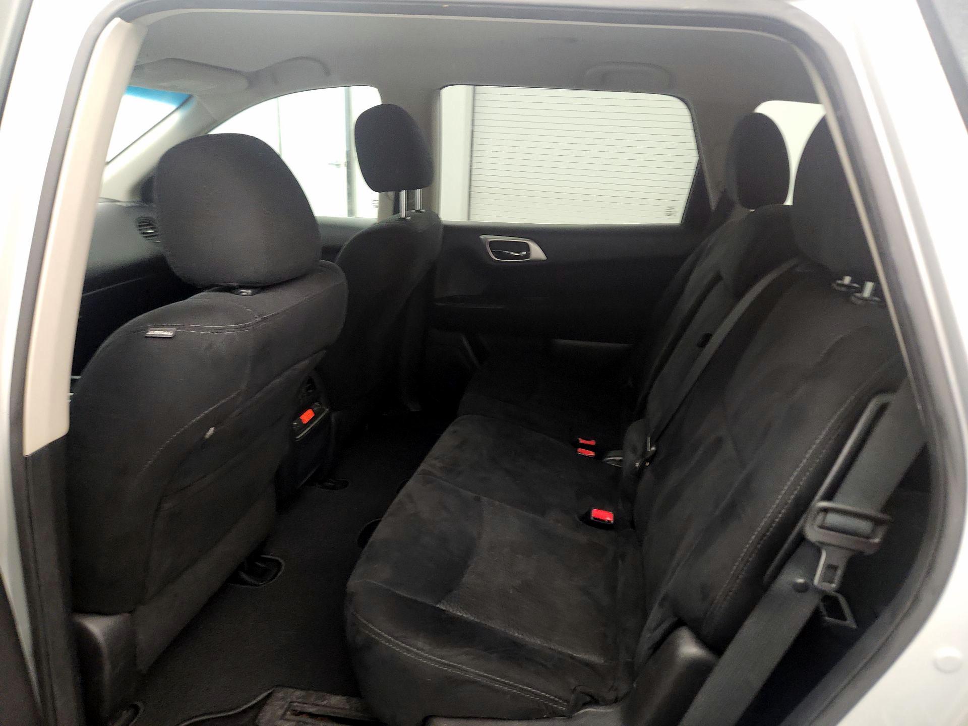 Thumbnail: 2016 Nissan Pathfinder - 19