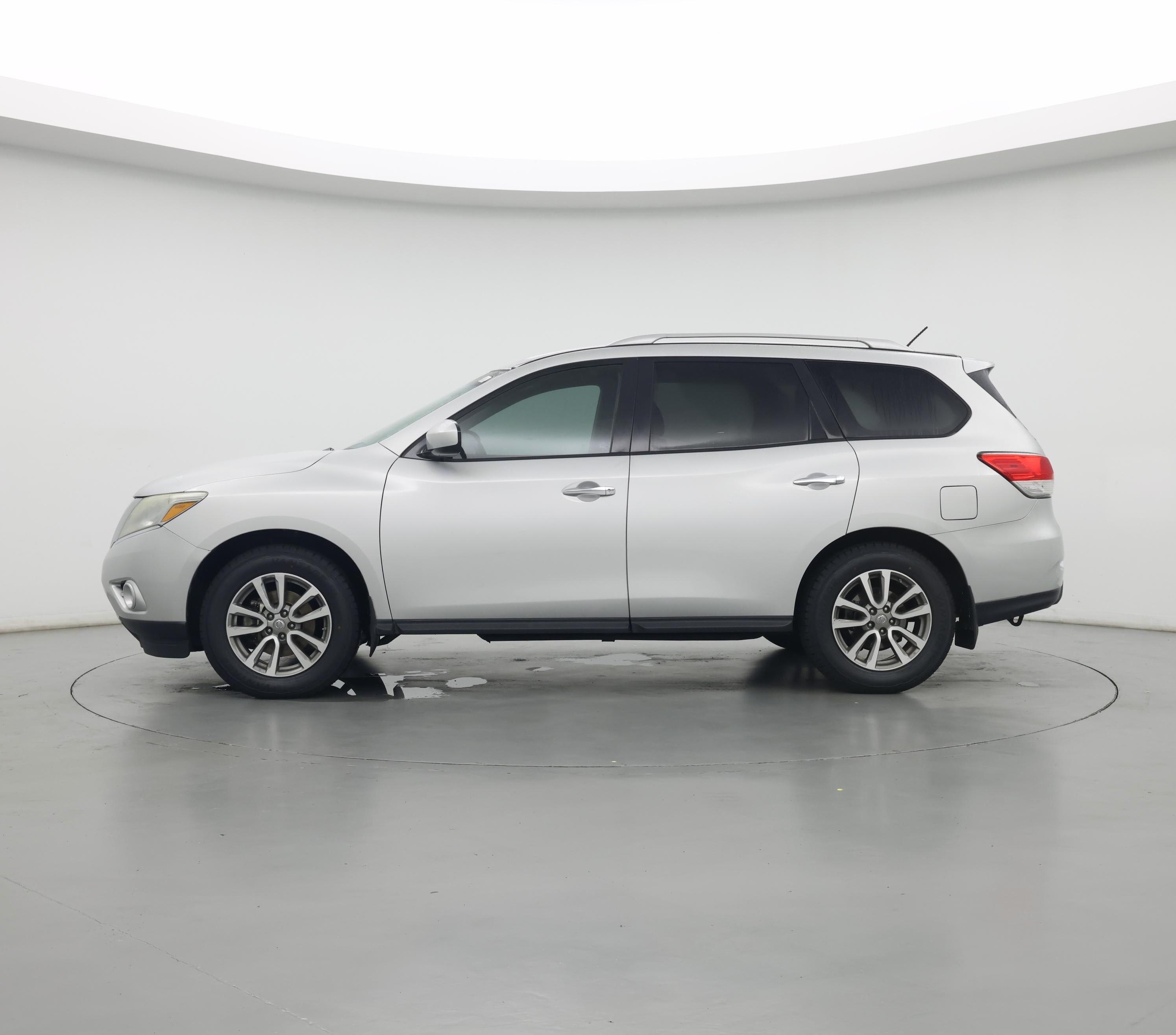Thumbnail: 2016 Nissan Pathfinder - 3
