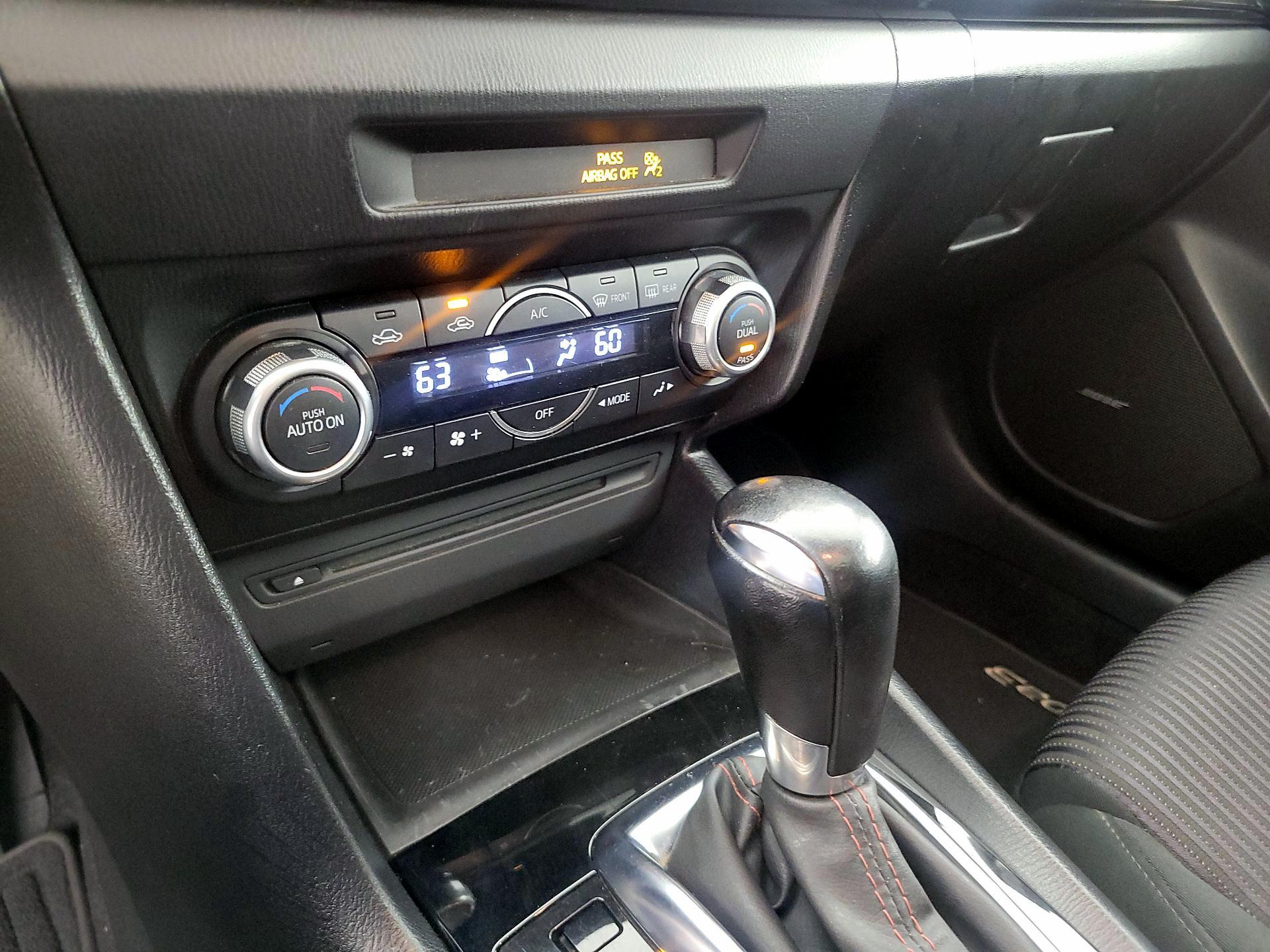Thumbnail: 2015 Mazda Mazda3 - 16