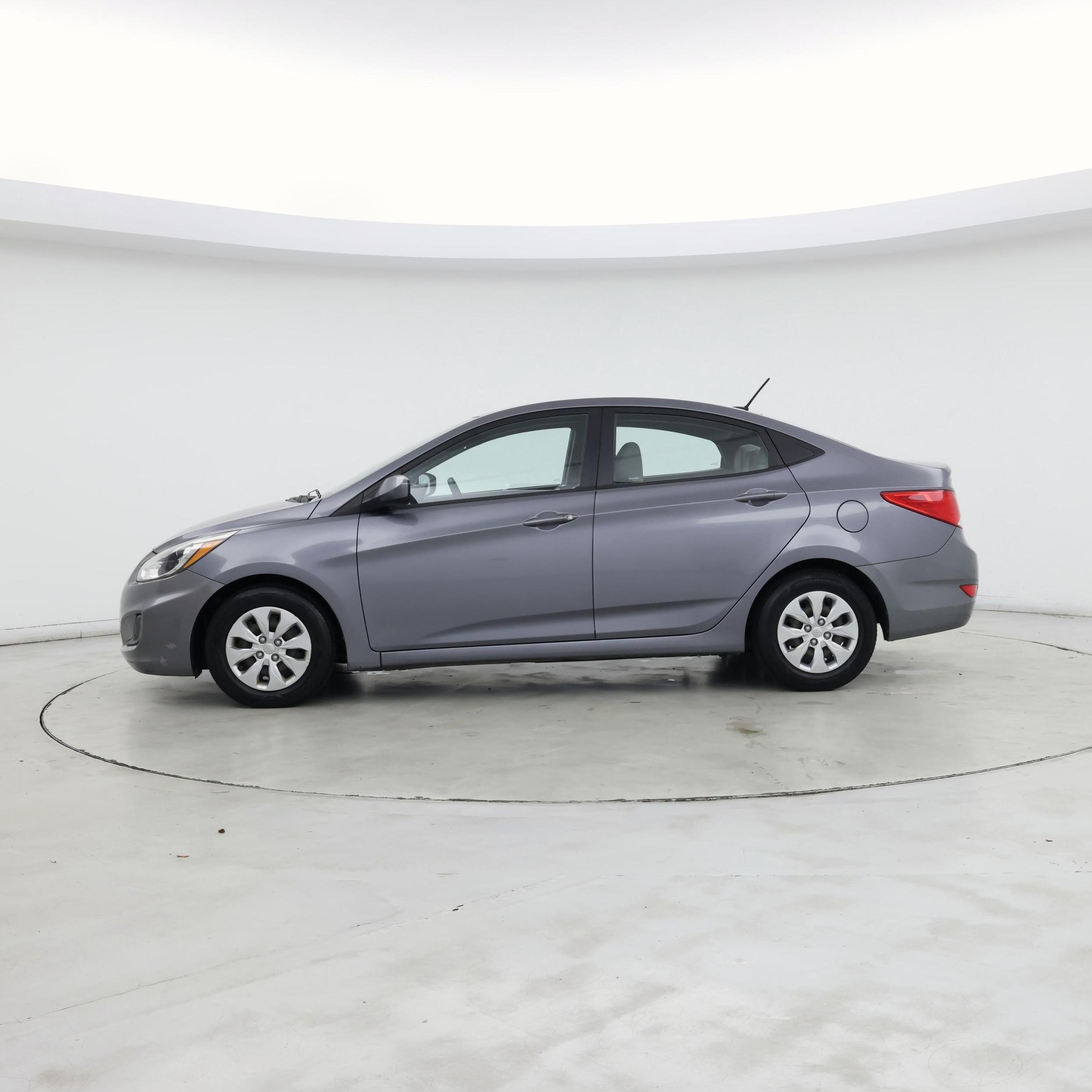 Thumbnail: 2017 Hyundai Accent - 3