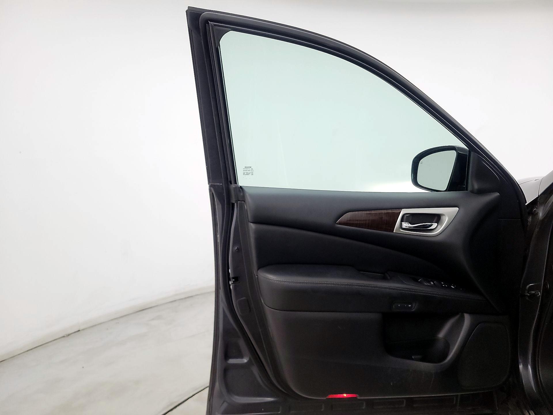 Thumbnail: 2014 Nissan Pathfinder - 12