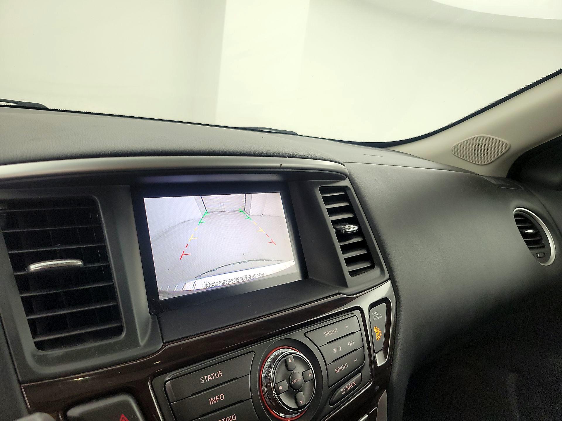 Thumbnail: 2014 Nissan Pathfinder - 14