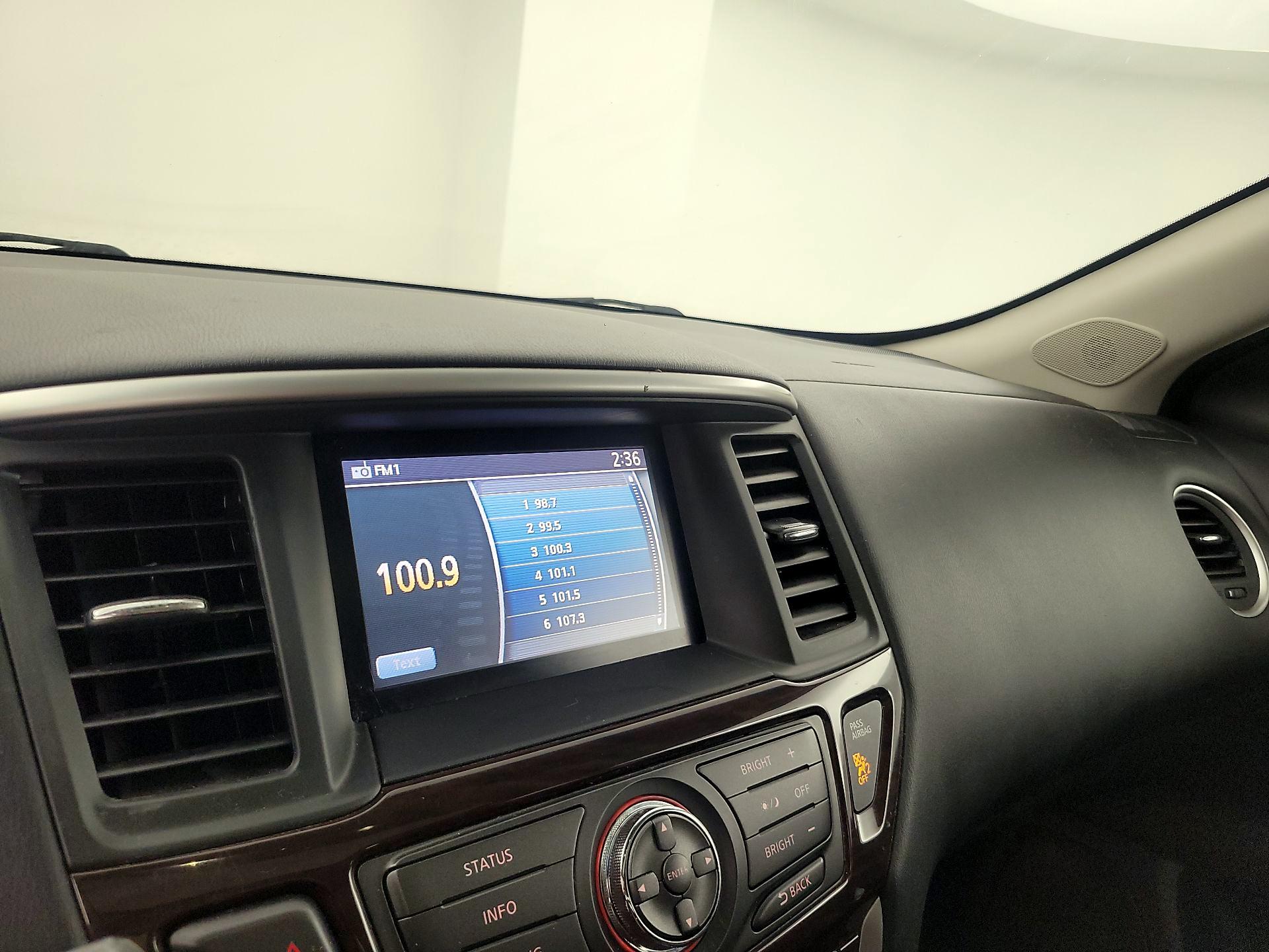 Thumbnail: 2014 Nissan Pathfinder - 15