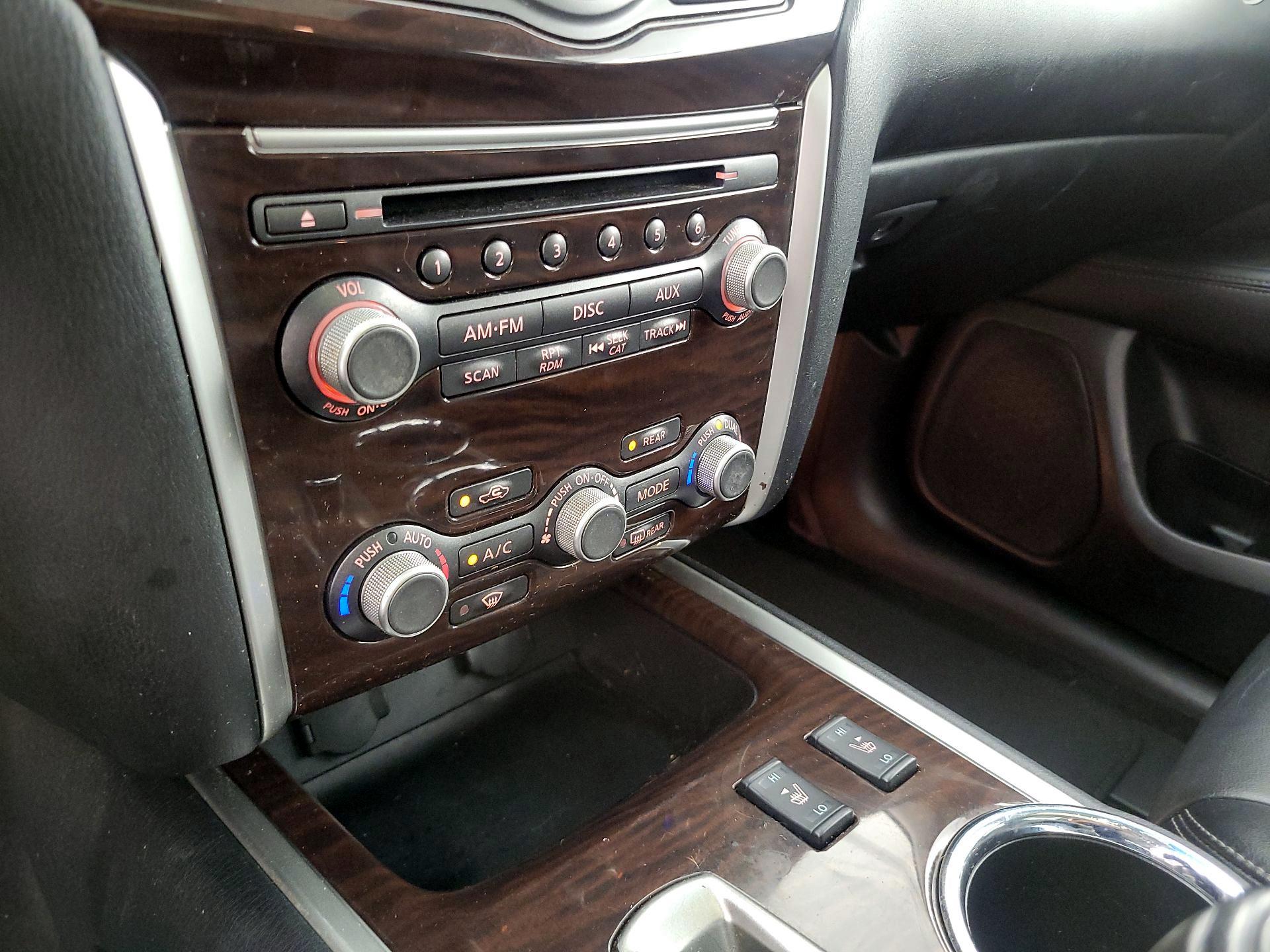 Thumbnail: 2014 Nissan Pathfinder - 16