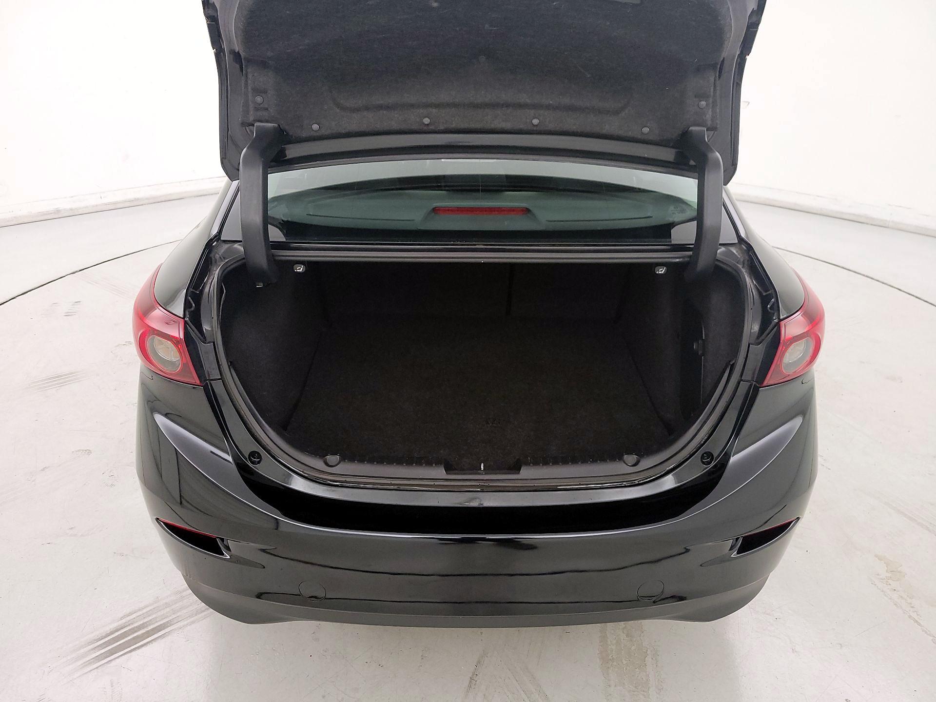 Thumbnail: 2018 Mazda Mazda3 - 20