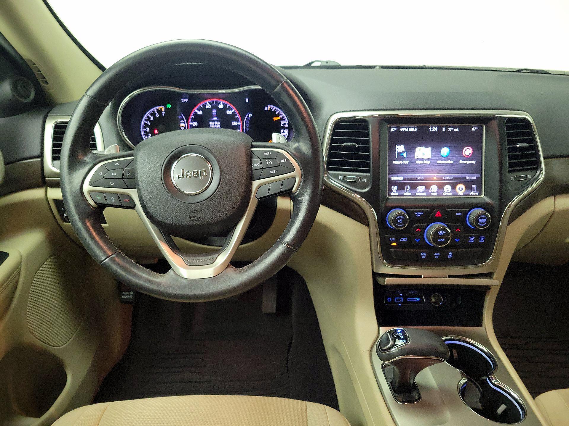 Thumbnail: 2015 Jeep Grand Cherokee - 10