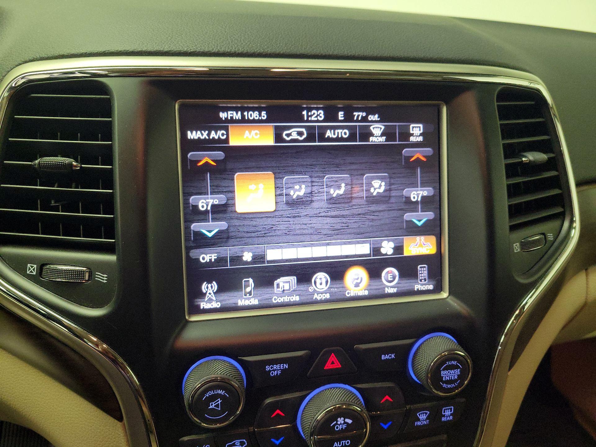 Thumbnail: 2015 Jeep Grand Cherokee - 17