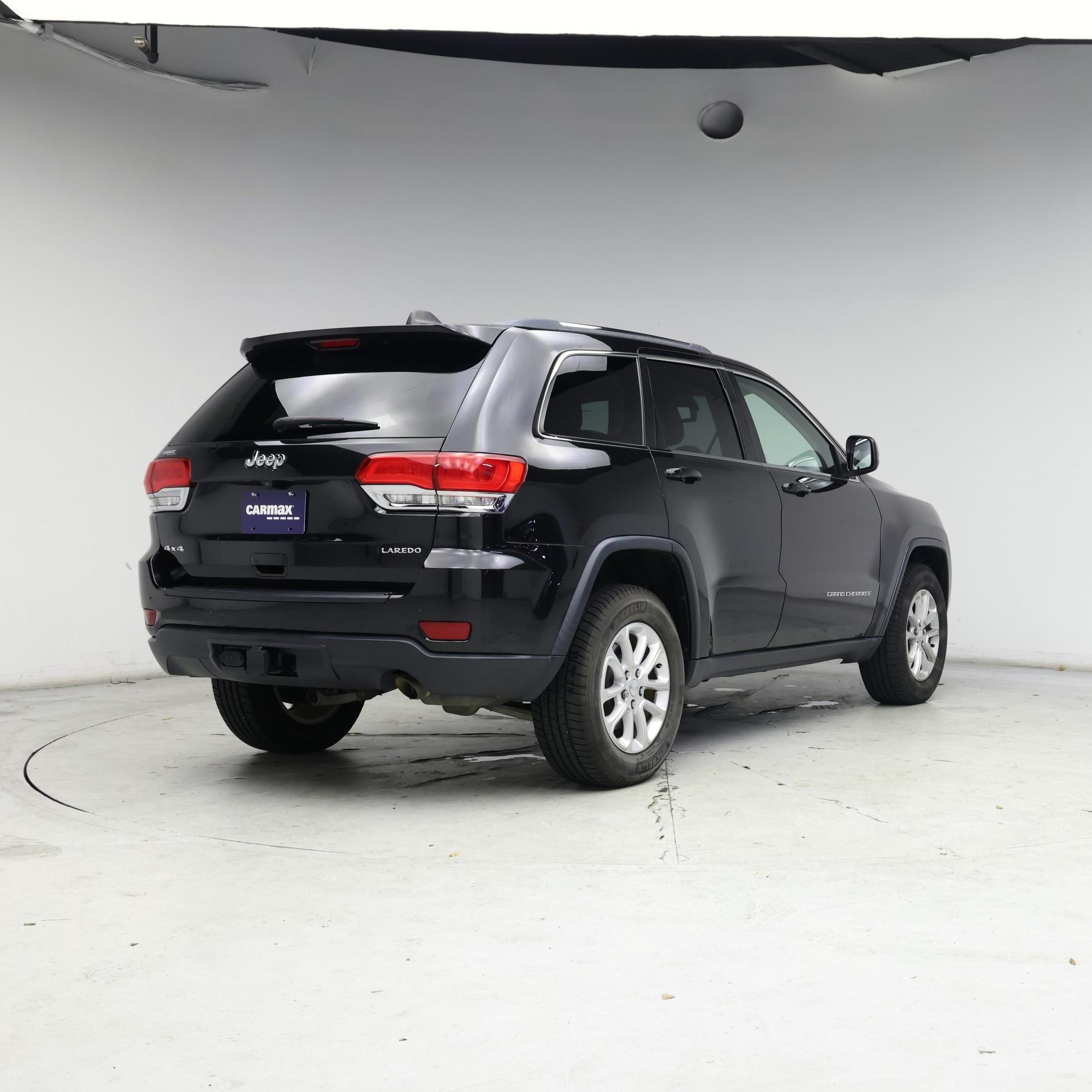 Thumbnail: 2015 Jeep Grand Cherokee - 8