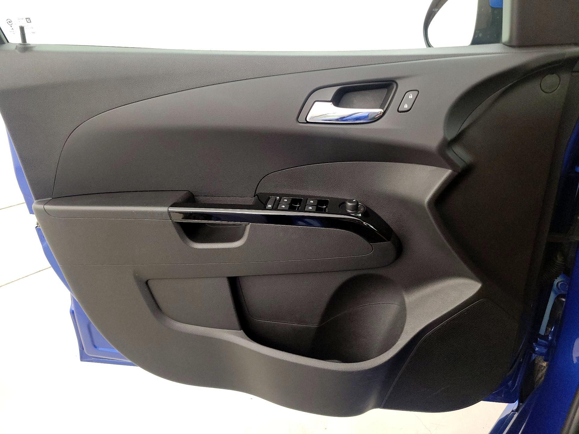 Thumbnail: 2019 Chevrolet Sonic - 12