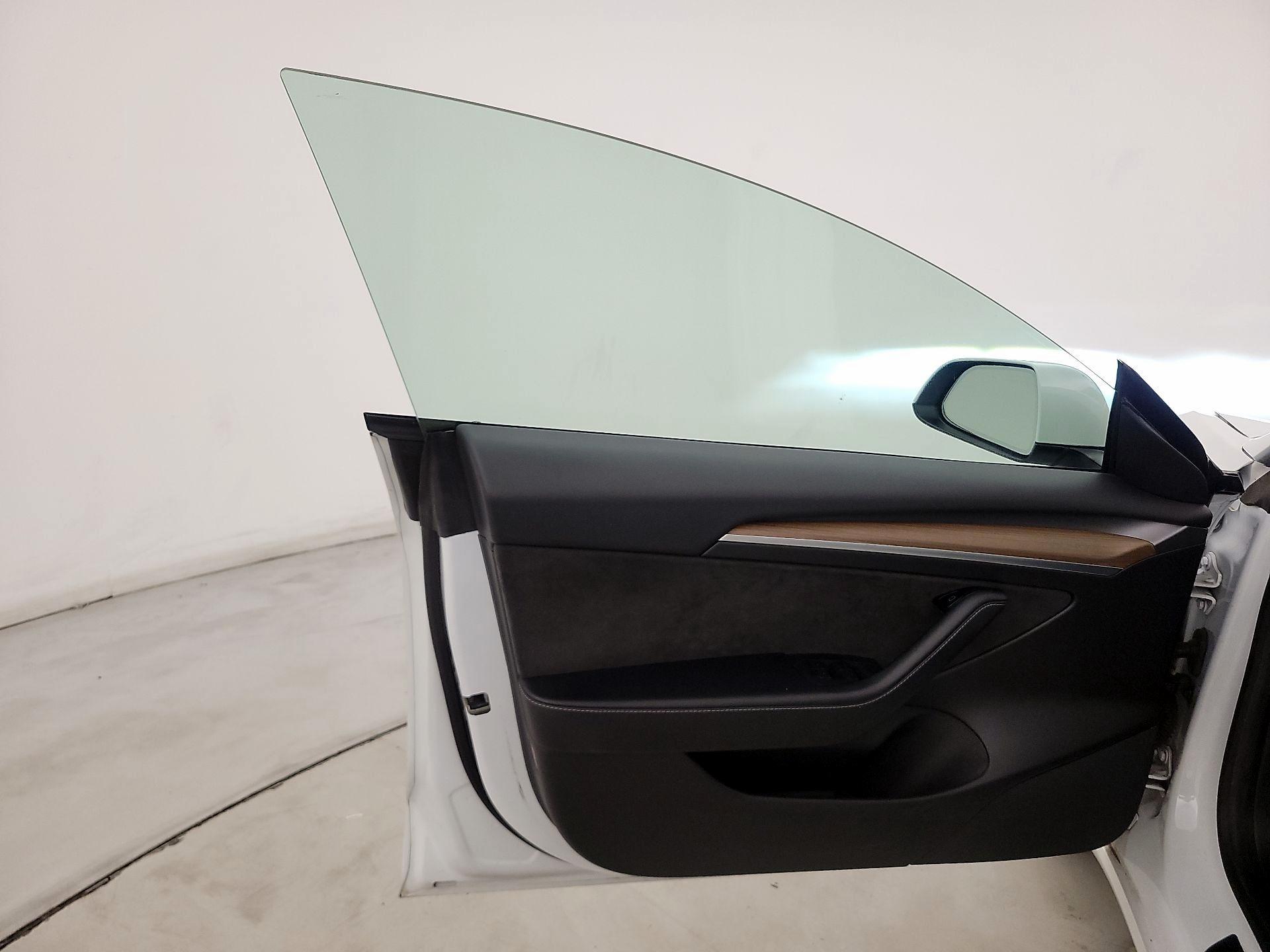 Thumbnail: 2021 Tesla Model 3 - 12
