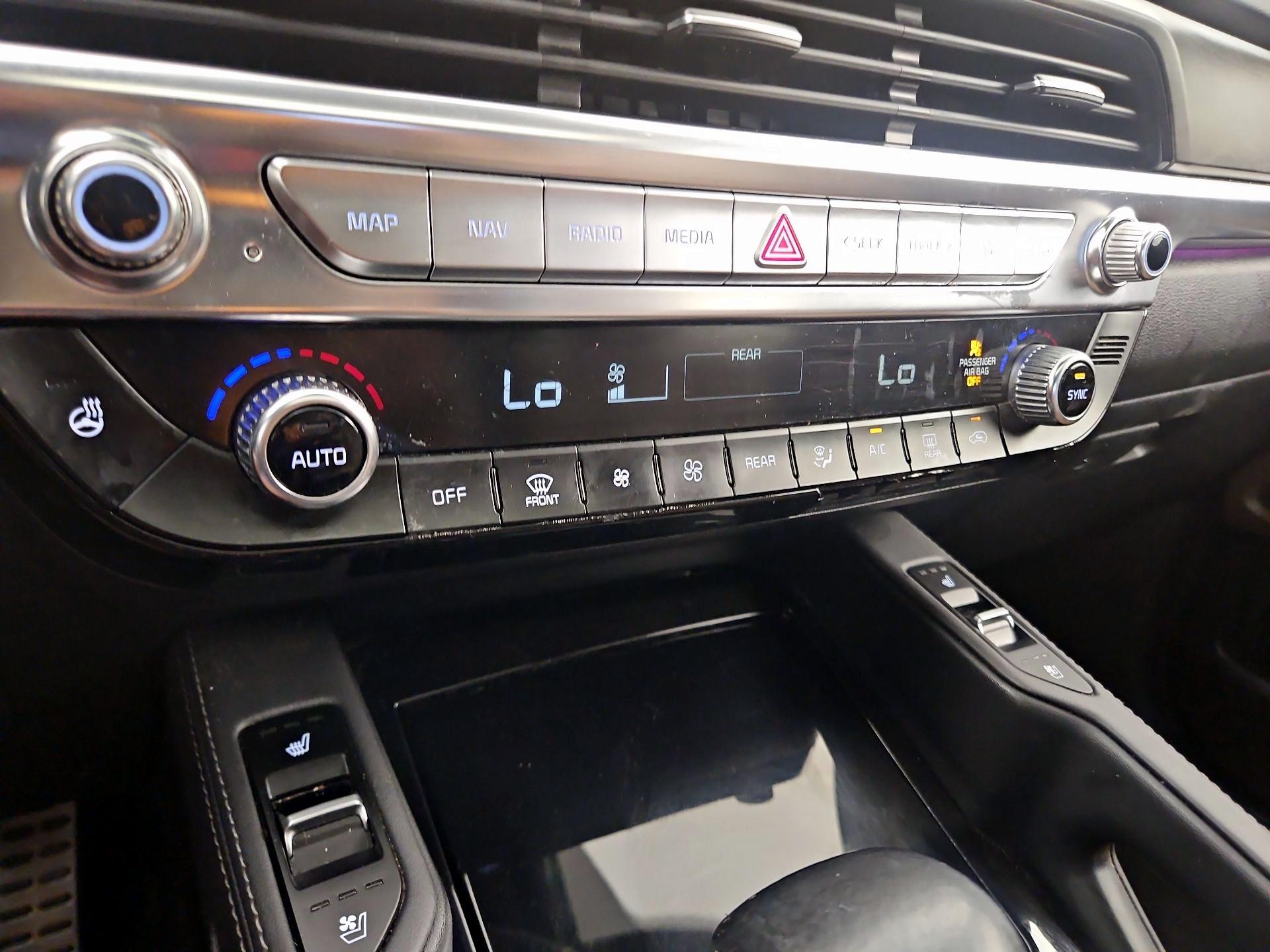 Thumbnail: 2020 Kia Telluride - 17