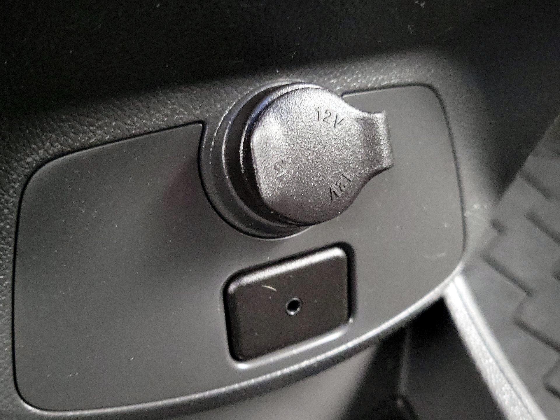 Thumbnail: 2014 Chevrolet Spark - 17