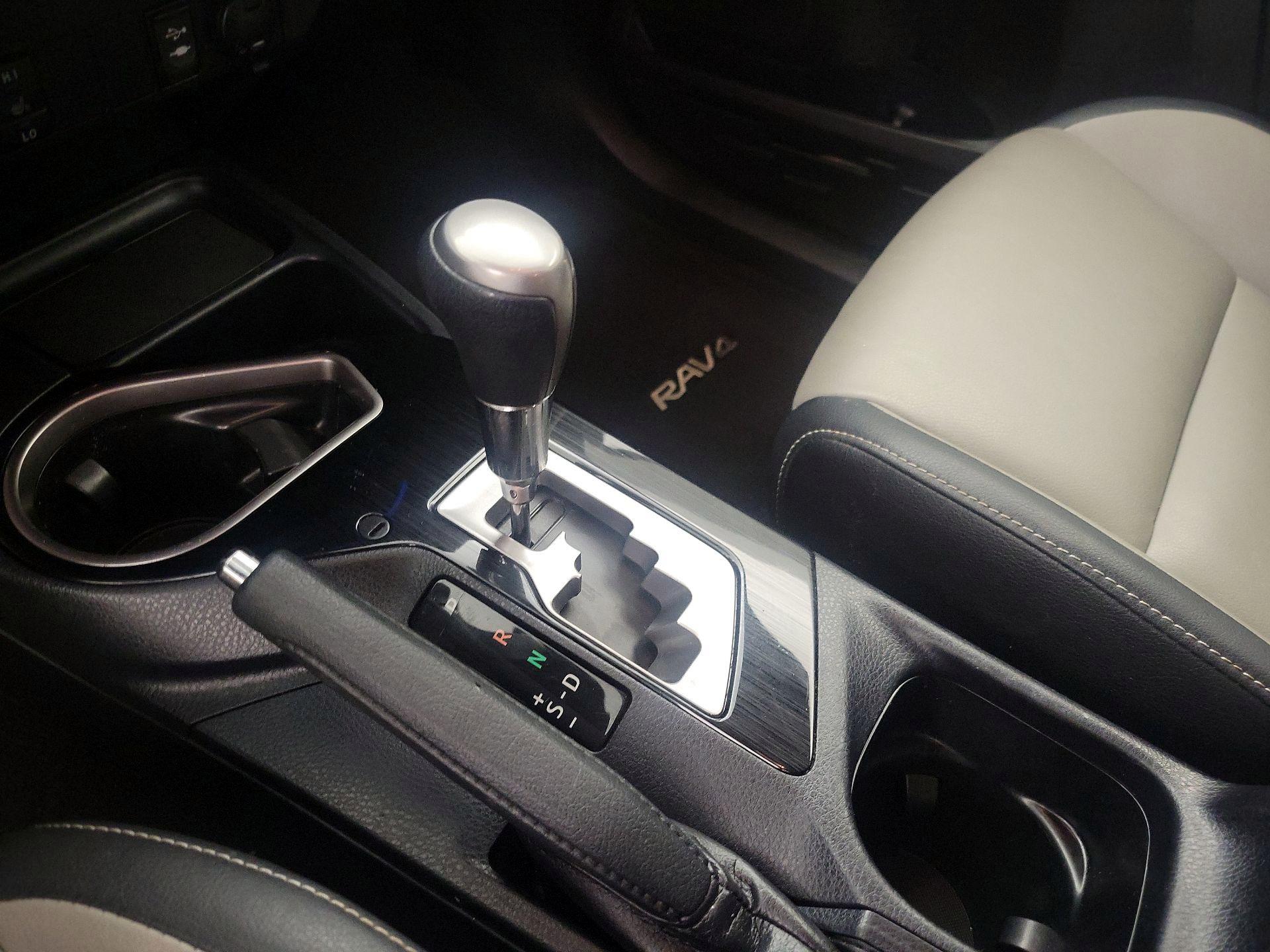 Thumbnail: 2017 Toyota RAV4 - 17