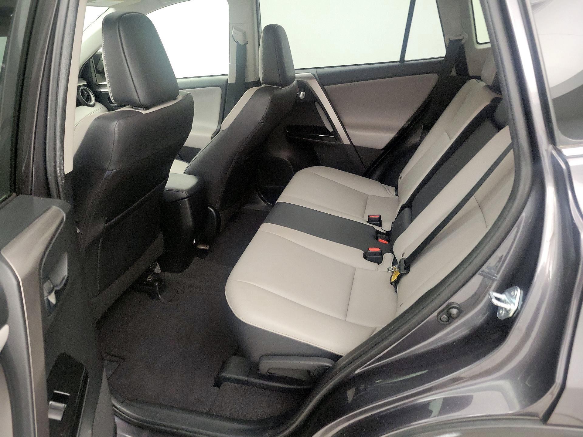 Thumbnail: 2017 Toyota RAV4 - 20