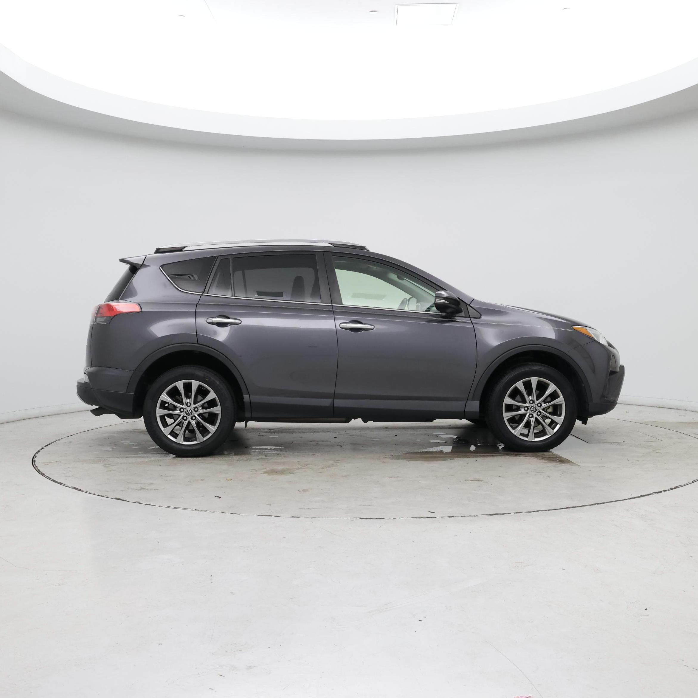 Thumbnail: 2017 Toyota RAV4 - 7