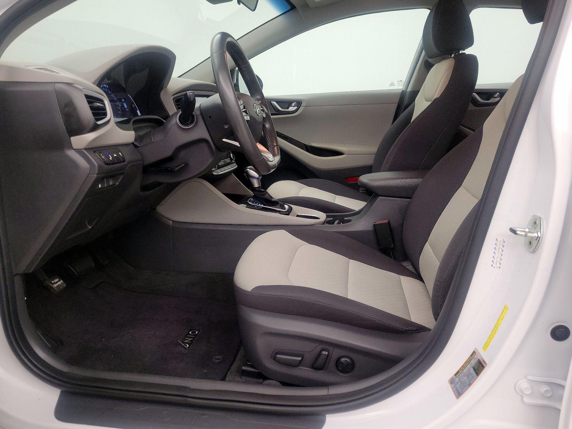 Thumbnail: 2017 Hyundai Ioniq - 11