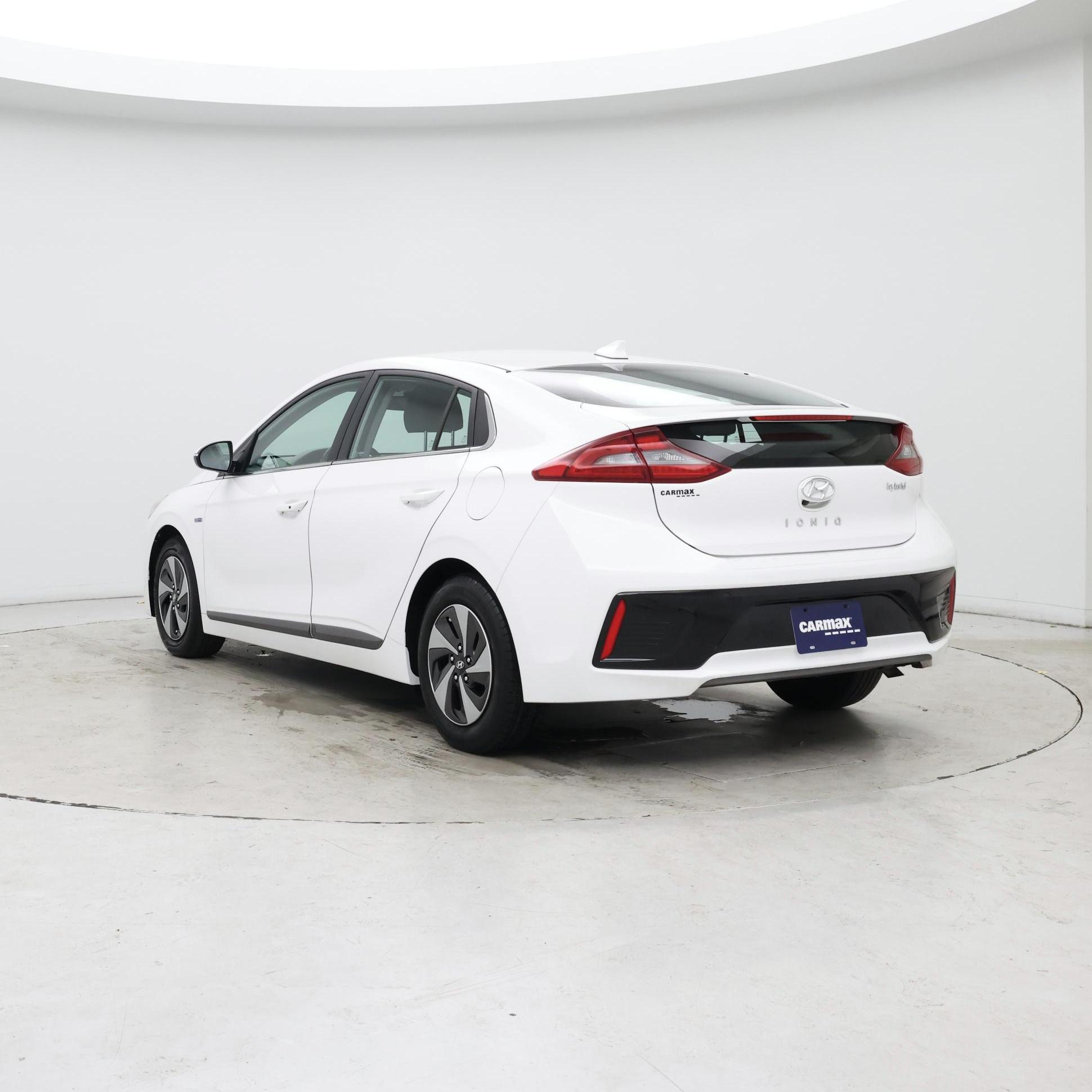 Thumbnail: 2017 Hyundai Ioniq - 2