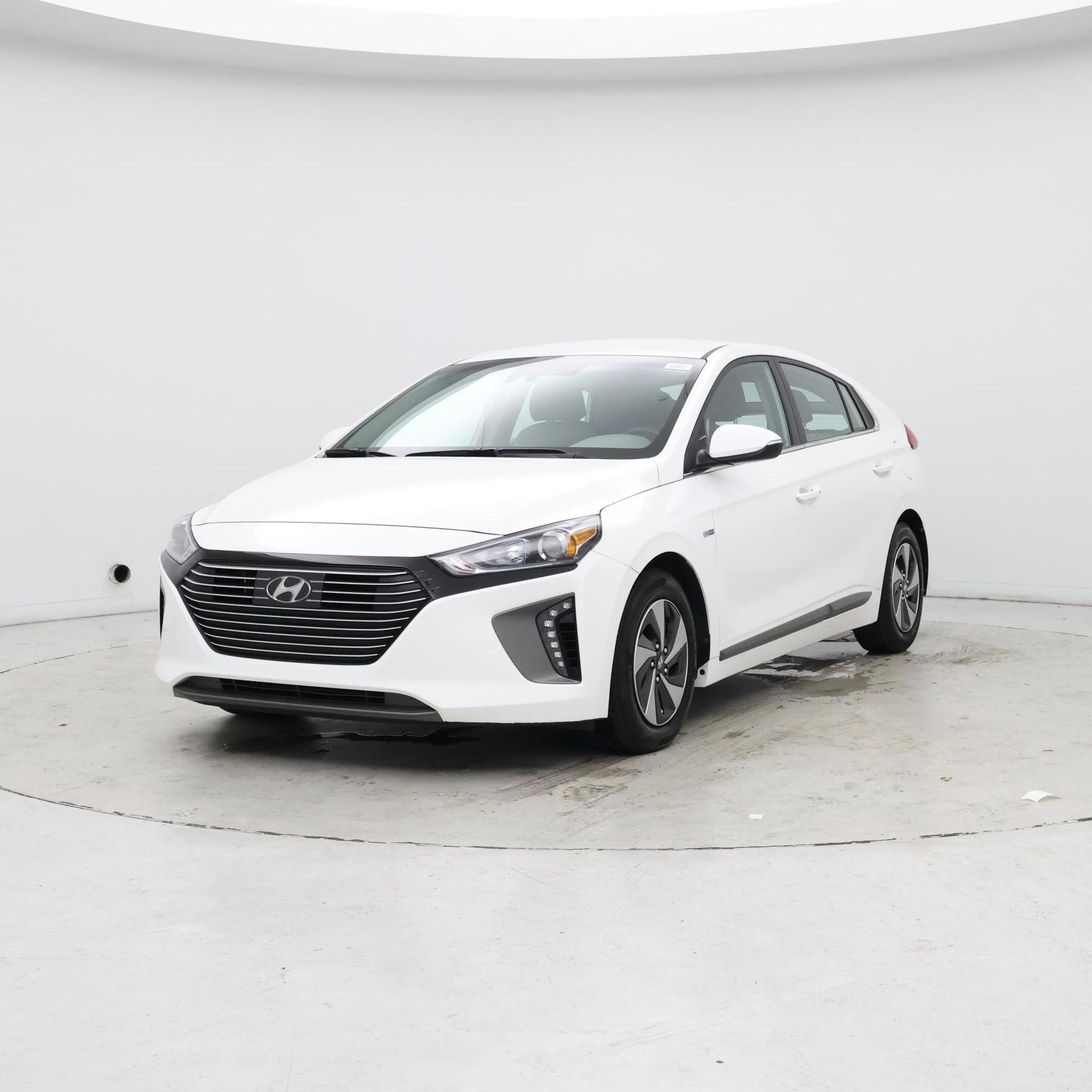 Thumbnail: 2017 Hyundai Ioniq - 4