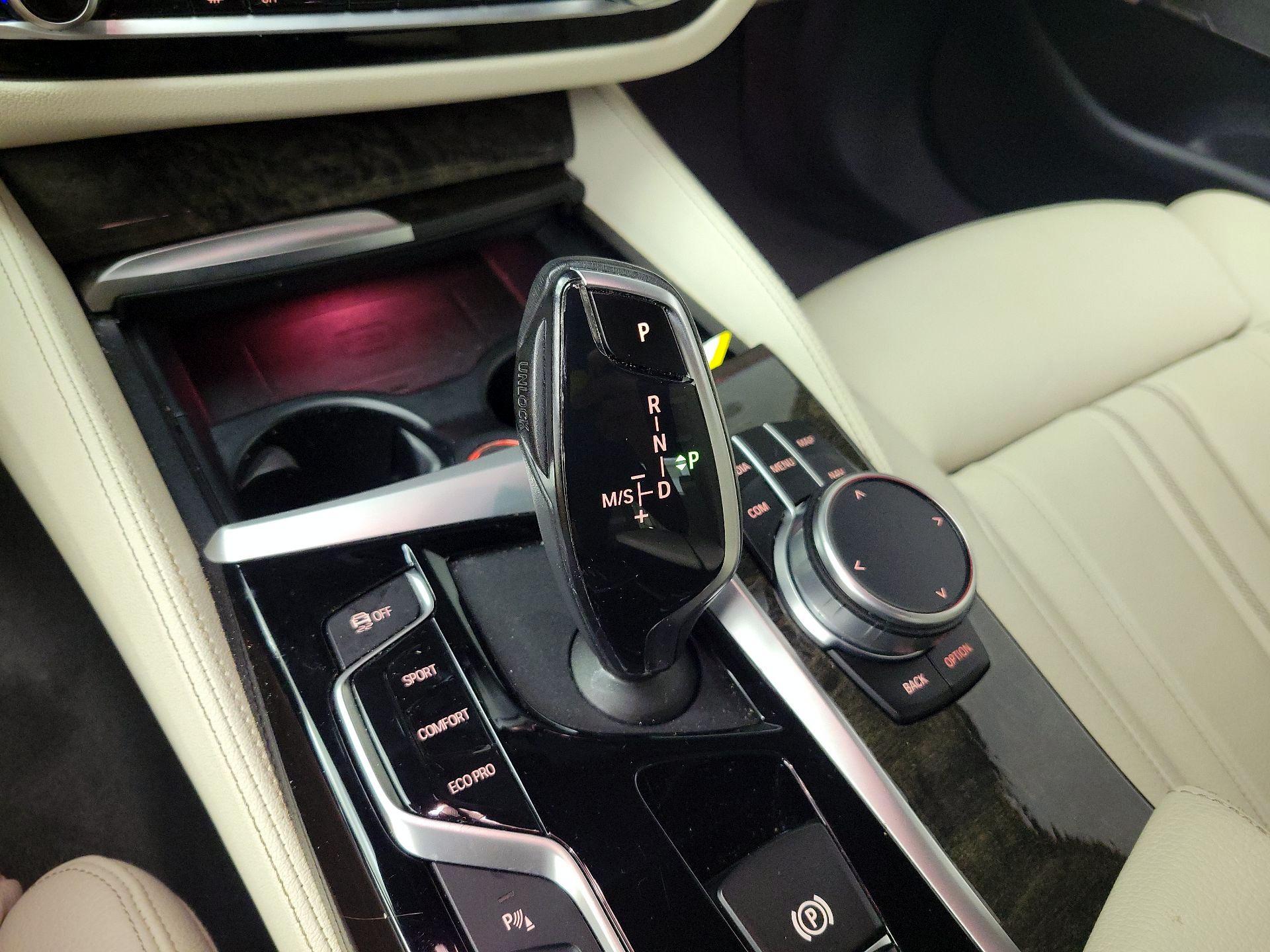 Thumbnail: 2020 BMW 5 Series - 17