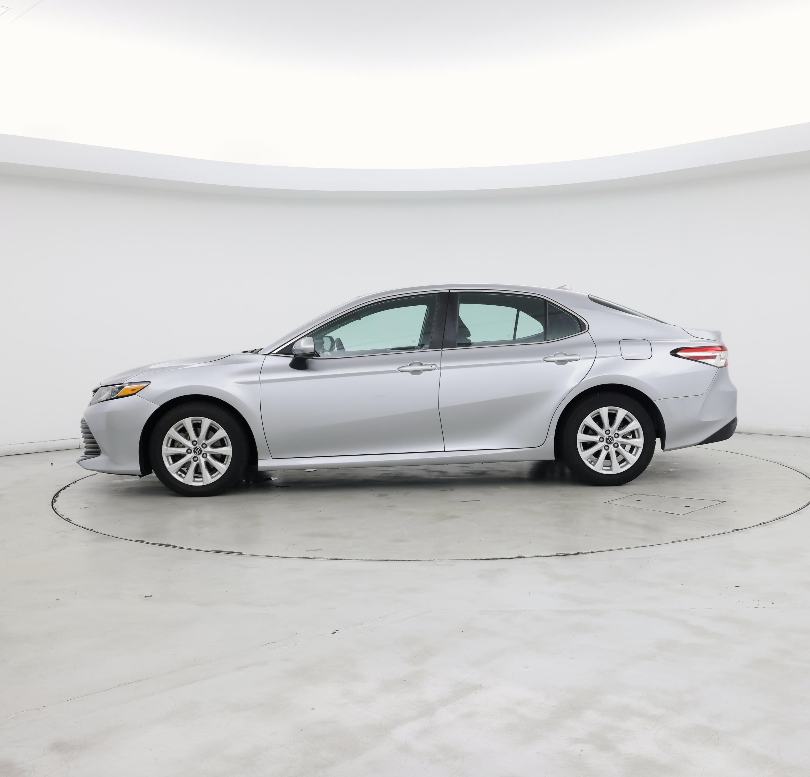 Thumbnail: 2019 Toyota Camry - 3