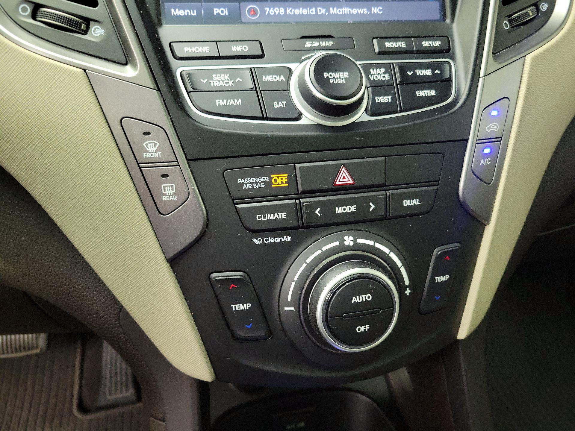 Thumbnail: 2014 Hyundai Santa Fe - 17