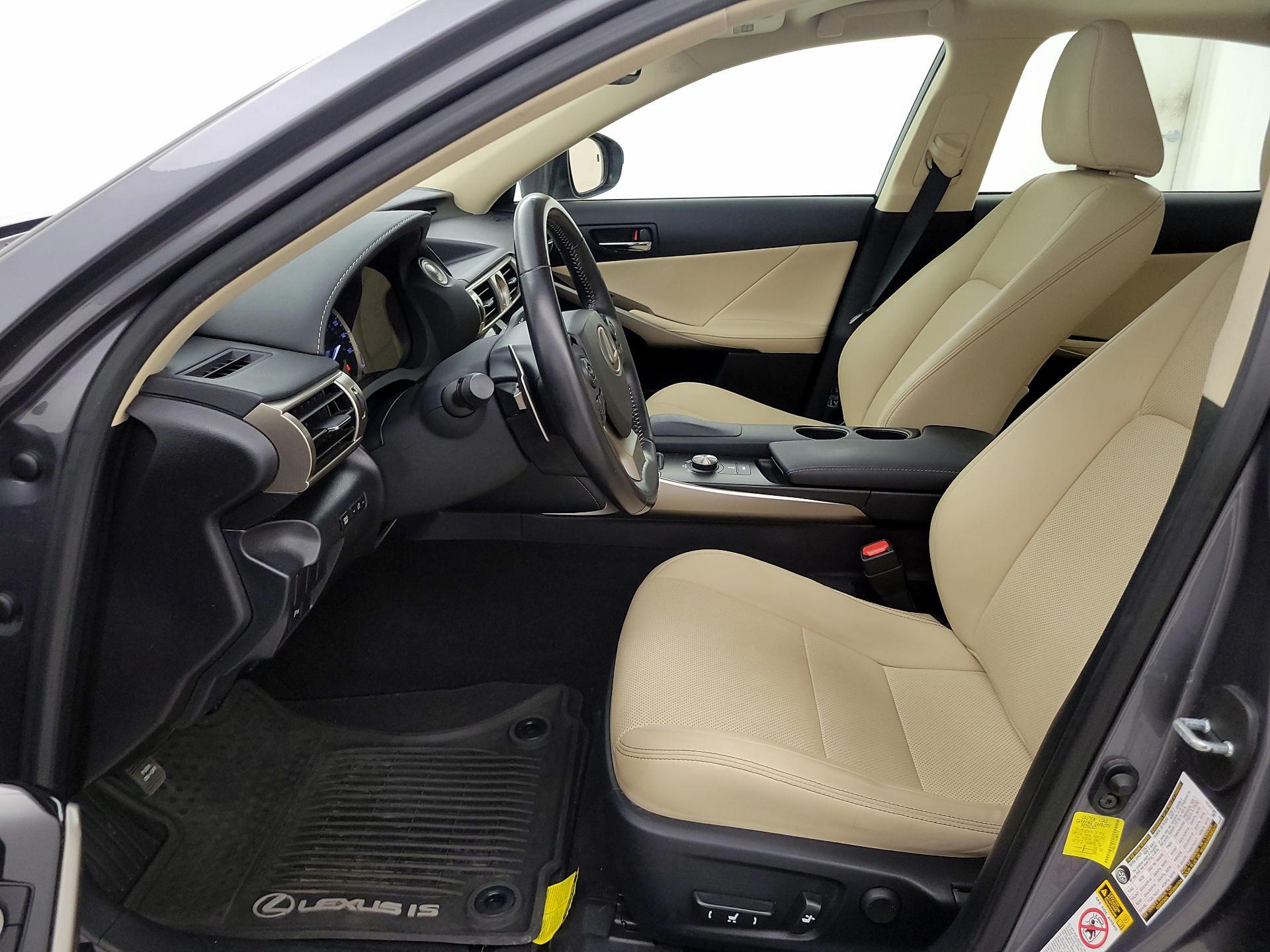 Thumbnail: 2016 Lexus IS - 11