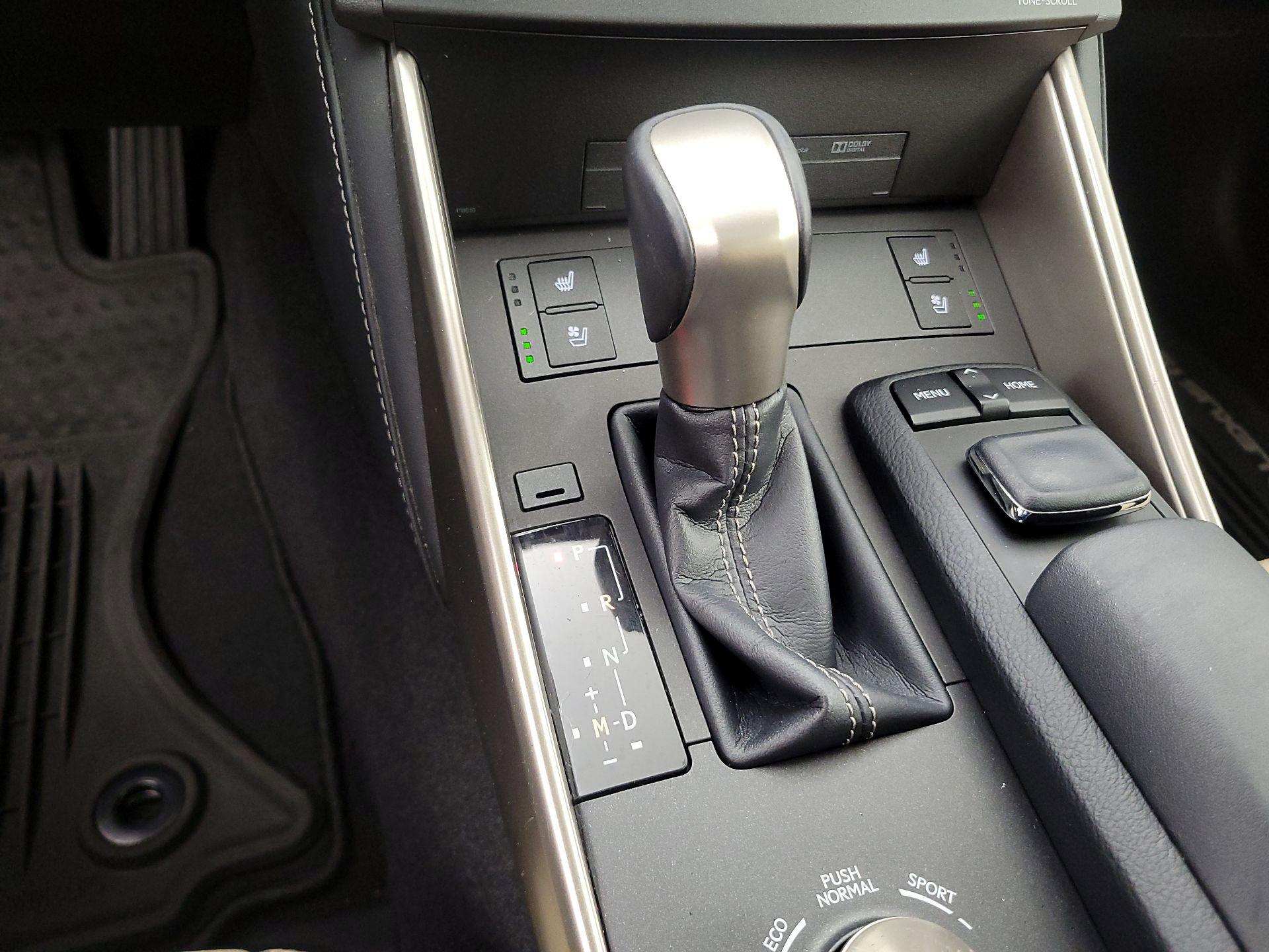 Thumbnail: 2016 Lexus IS - 18