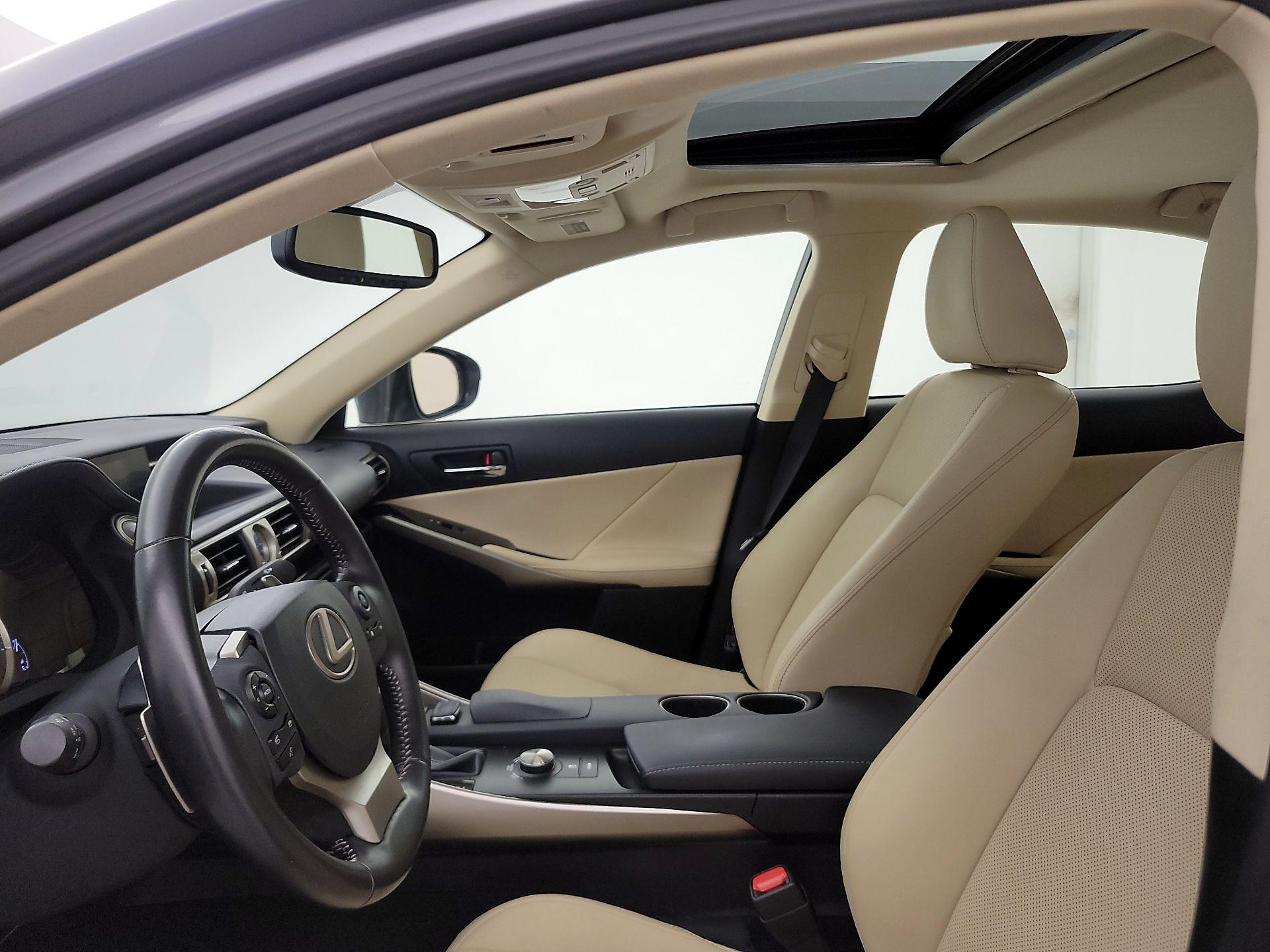 Thumbnail: 2016 Lexus IS - 20