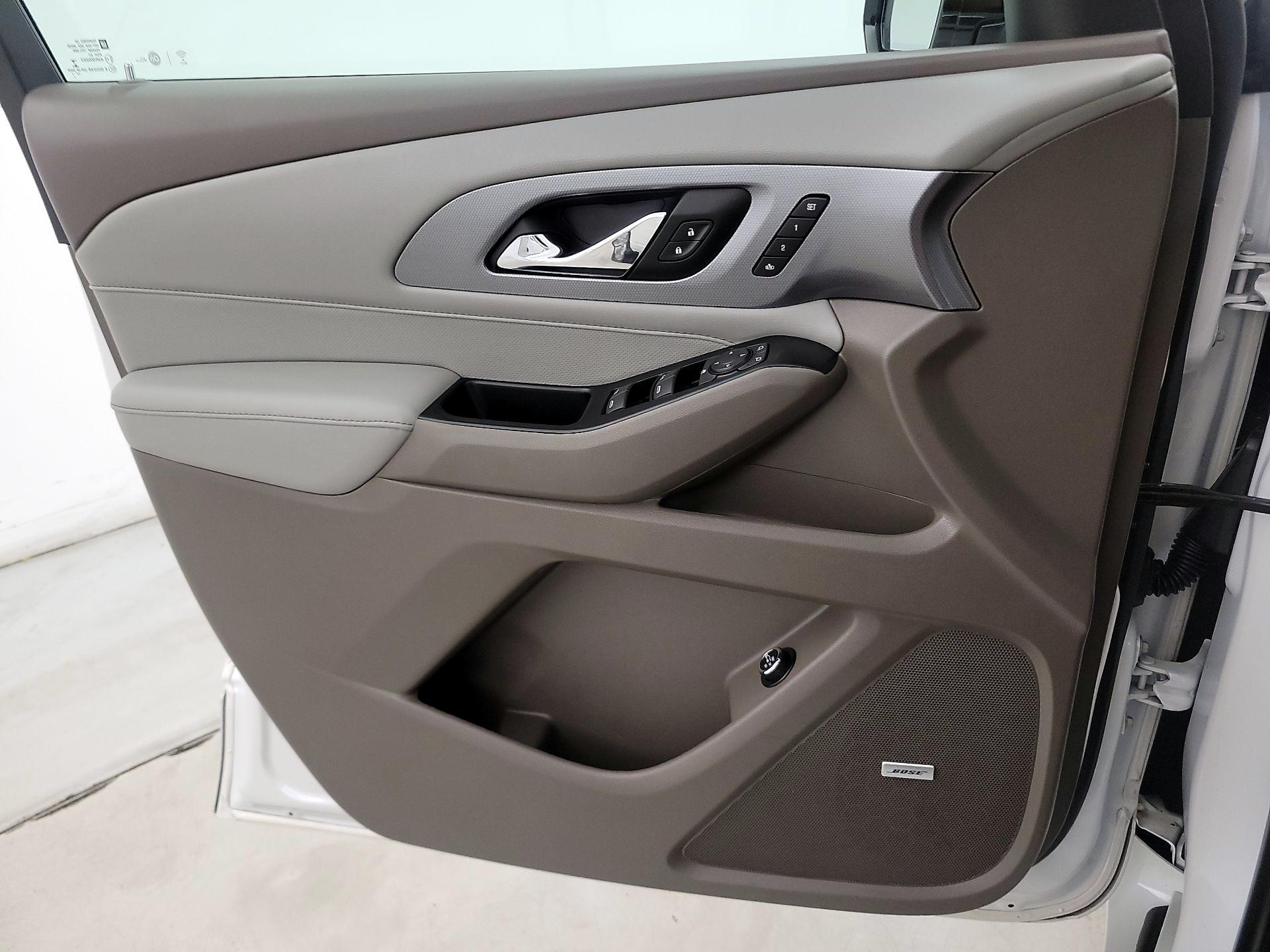 Thumbnail: 2018 Chevrolet Traverse - 12