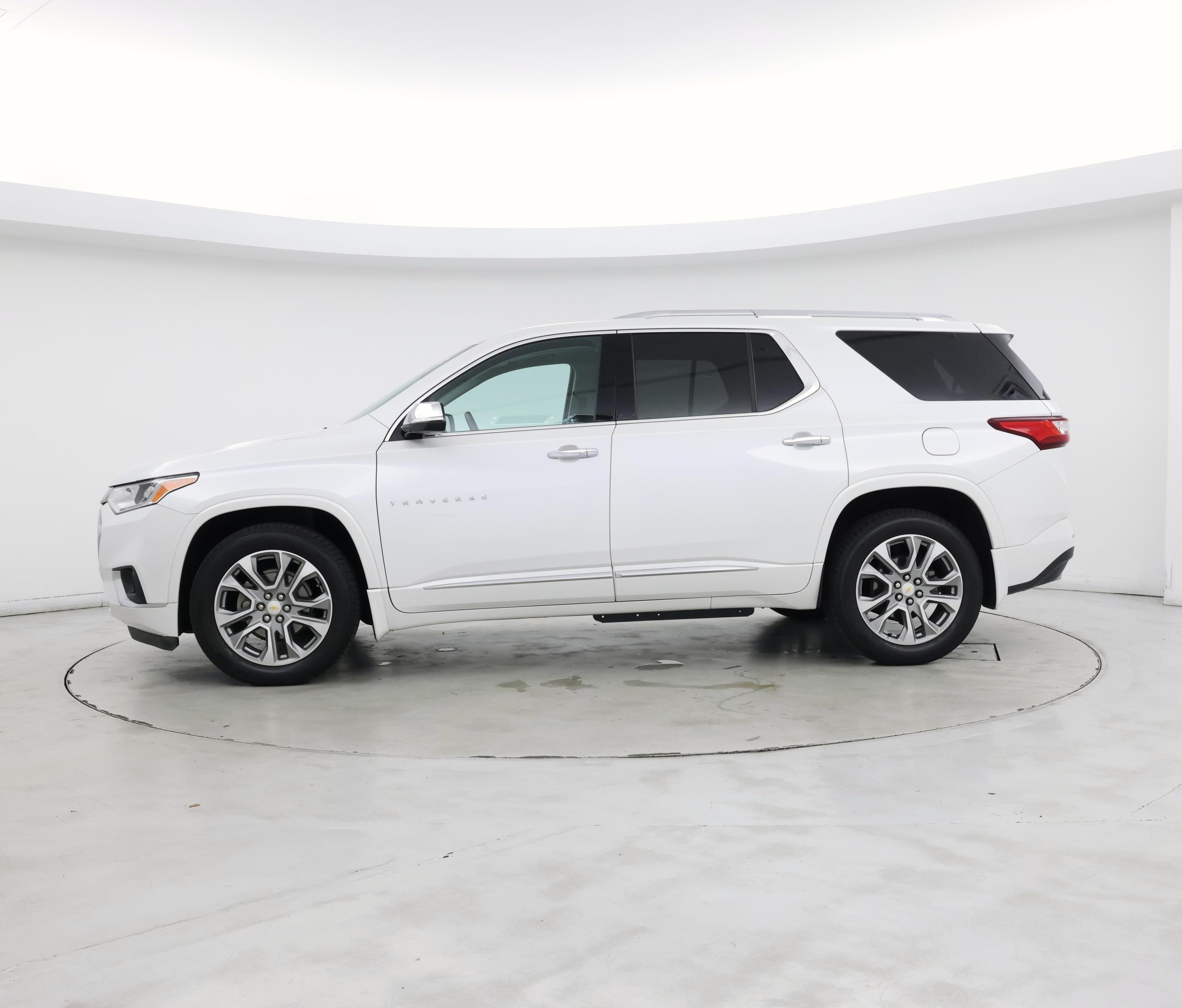 Thumbnail: 2018 Chevrolet Traverse - 3