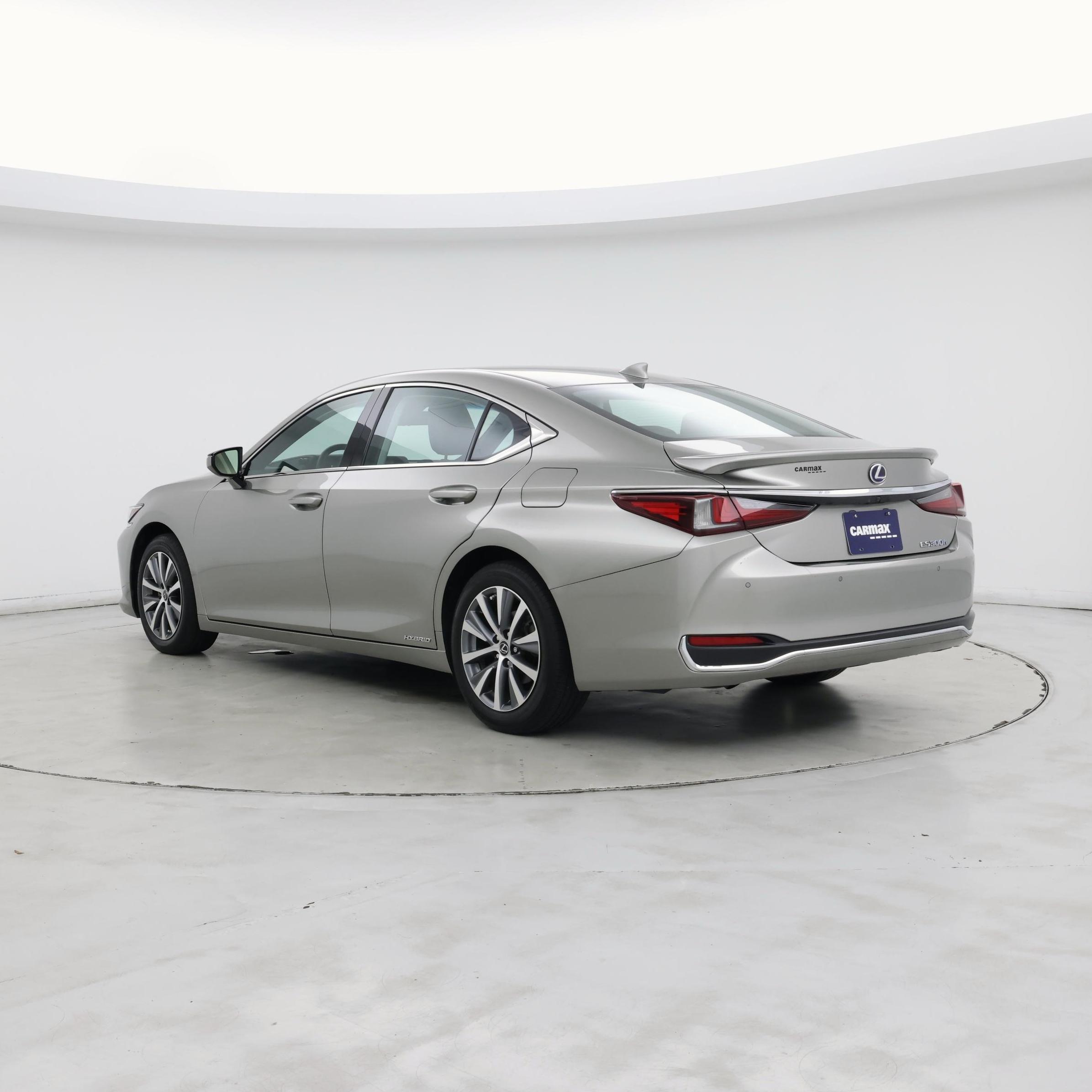 Thumbnail: 2021 Lexus ES - 2