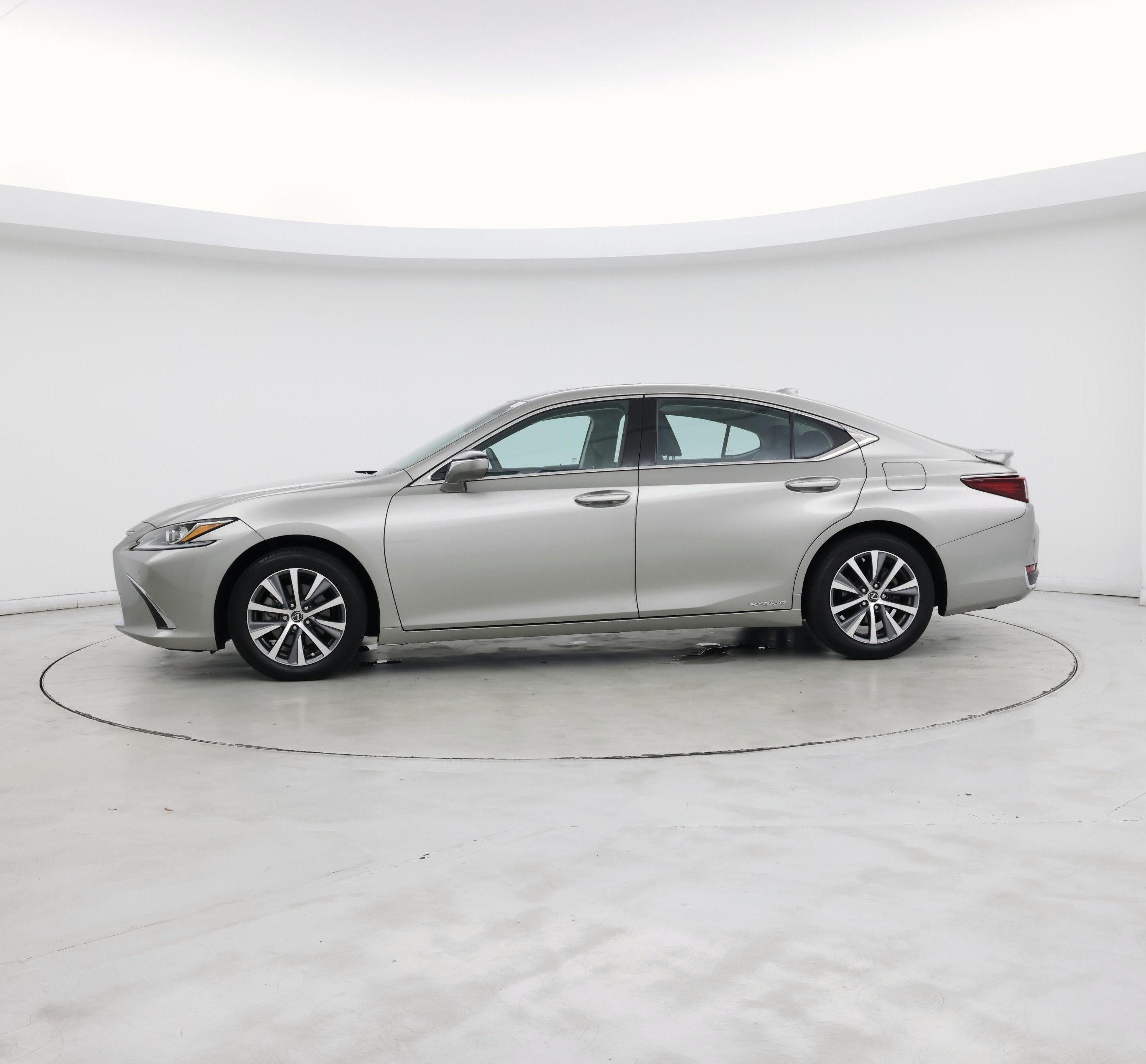 Thumbnail: 2021 Lexus ES - 3