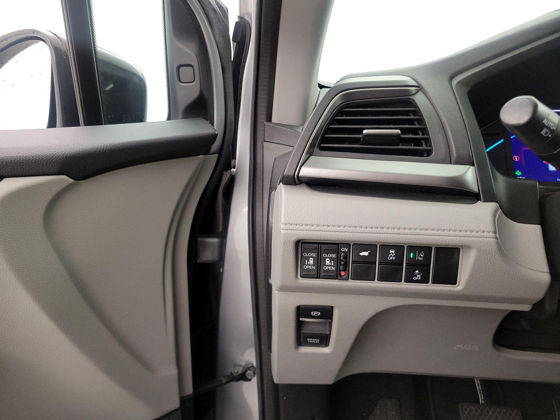 Thumbnail: 2019 Honda Odyssey - 13
