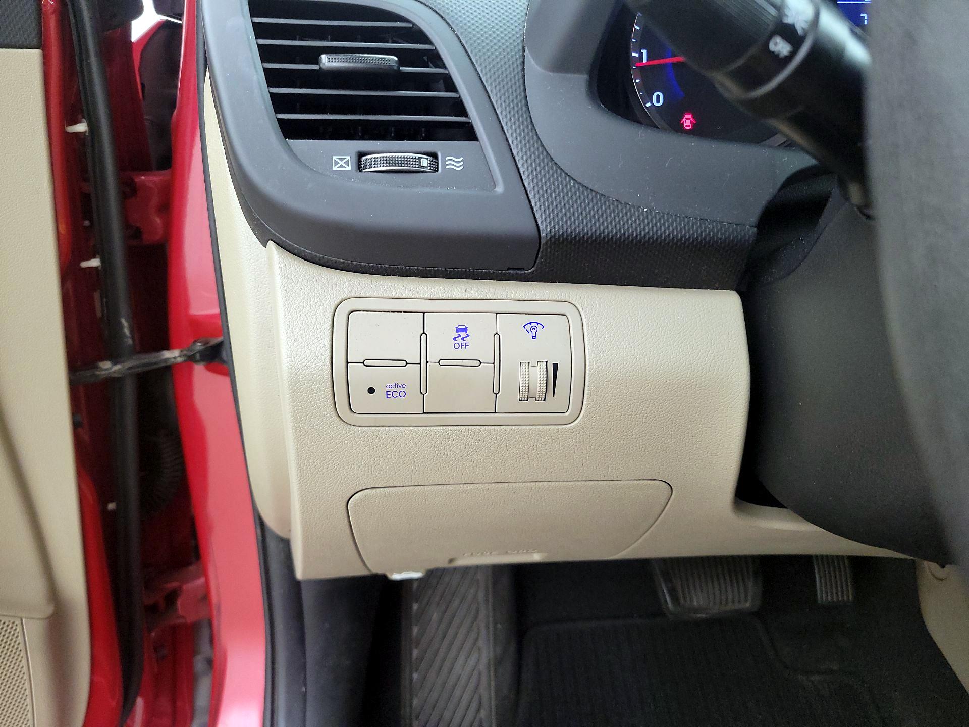 Thumbnail: 2016 Hyundai Accent - 13