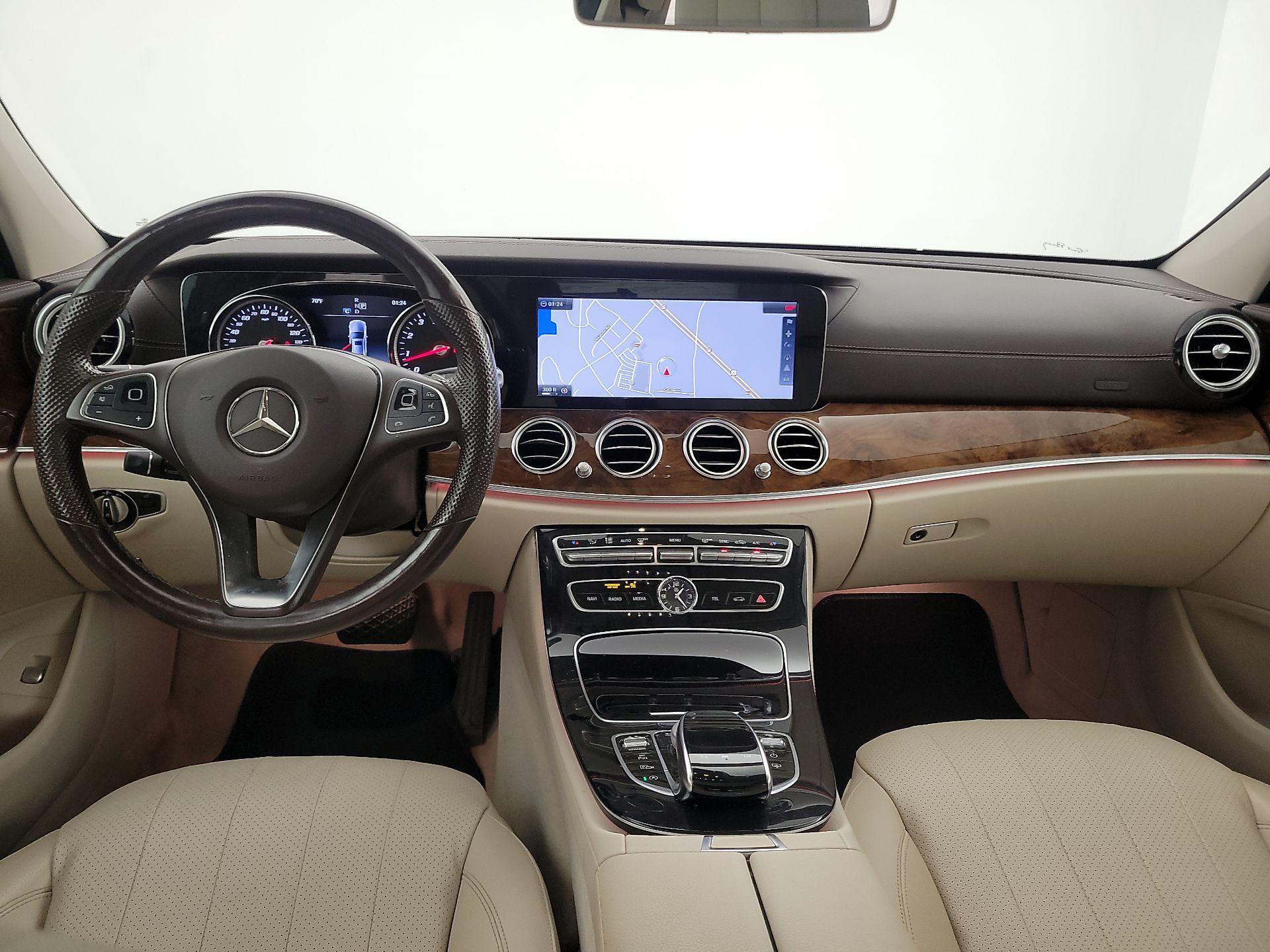 Thumbnail: 2017 Mercedes-Benz E-Class - 9