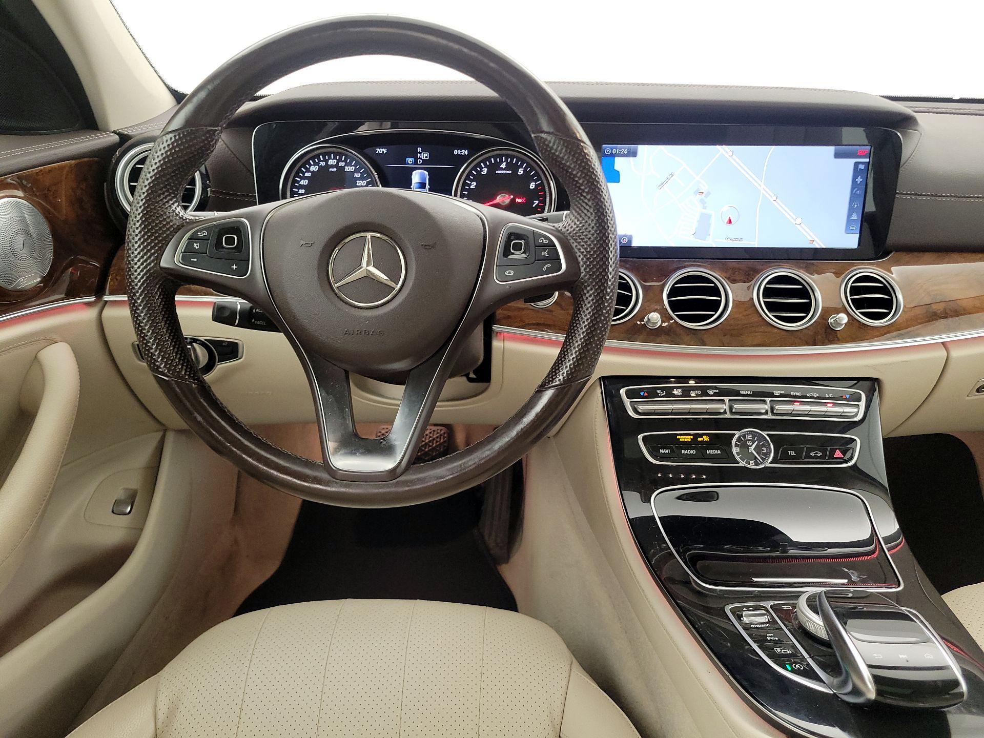Thumbnail: 2017 Mercedes-Benz E-Class - 10